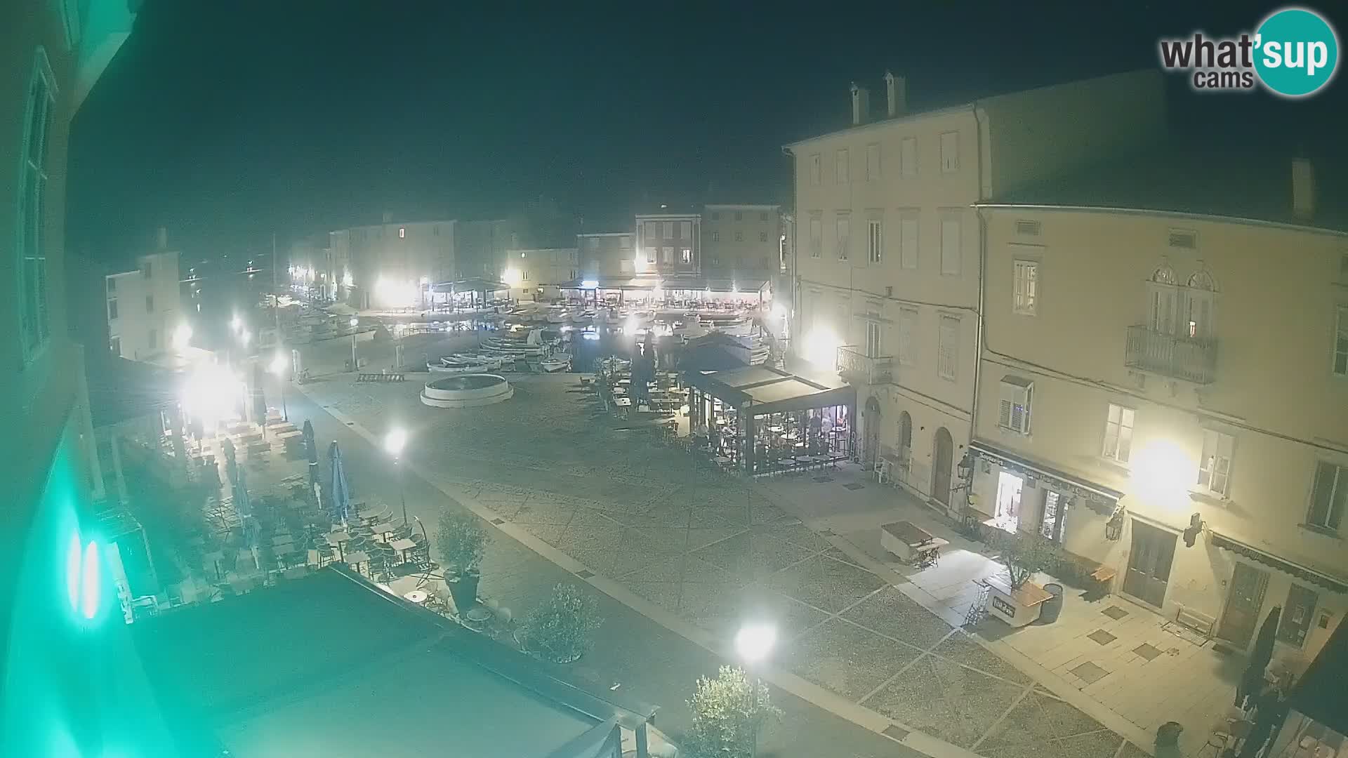 LIVE cam Cres Stadt – Hauptplatz und “mandrač” – Cres Insel – Kroatien