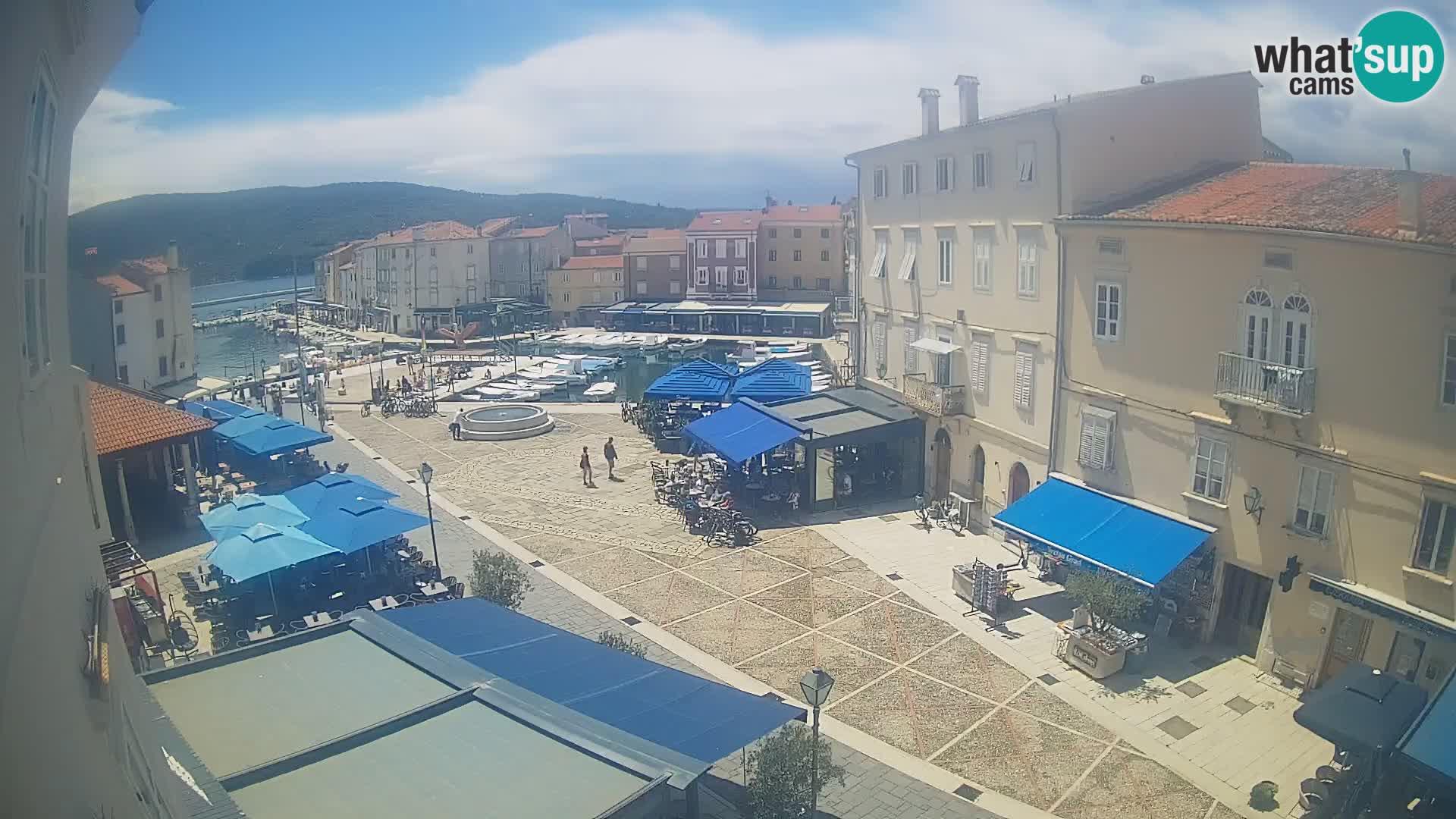 Cámara en vivo ciudad de Cres – plaza principal y “mandrač” – isla de Cres – Croacia