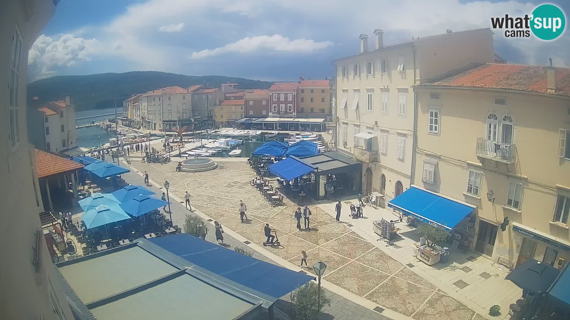 LIVE cam Cres city – main square and “mandrač” – Cres island – Croatia