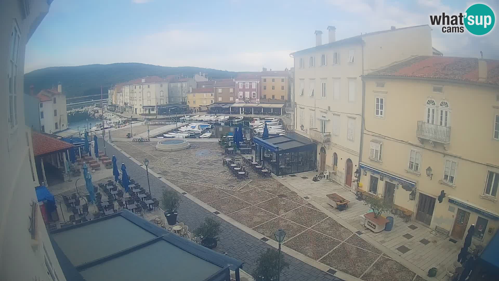 LIVE cam Cres city – main square and “mandrač” – Cres island – Croatia