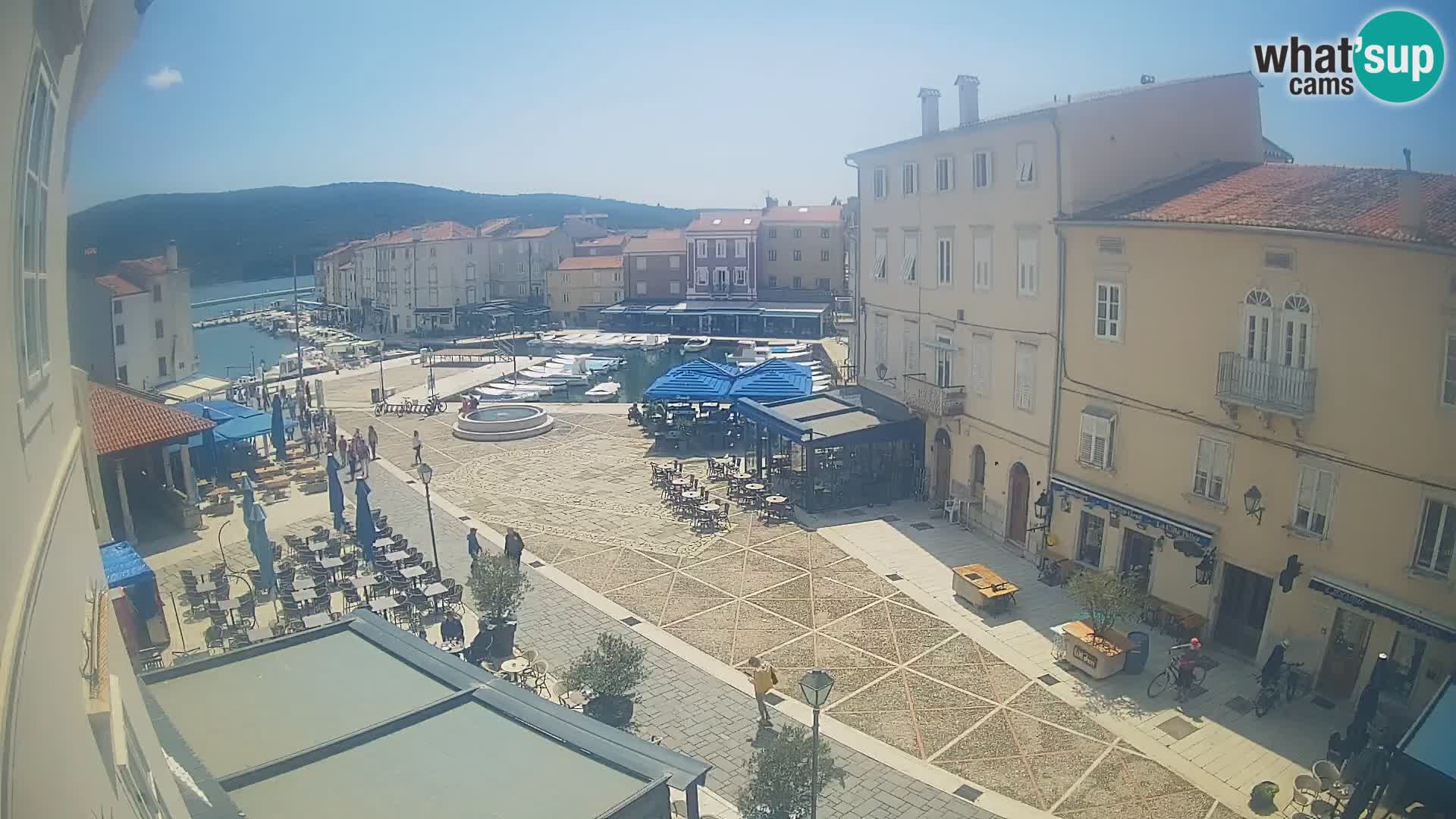 LIVE cam Cres città – piazza principale e “mandrač” – isola di Cherso – Croazia