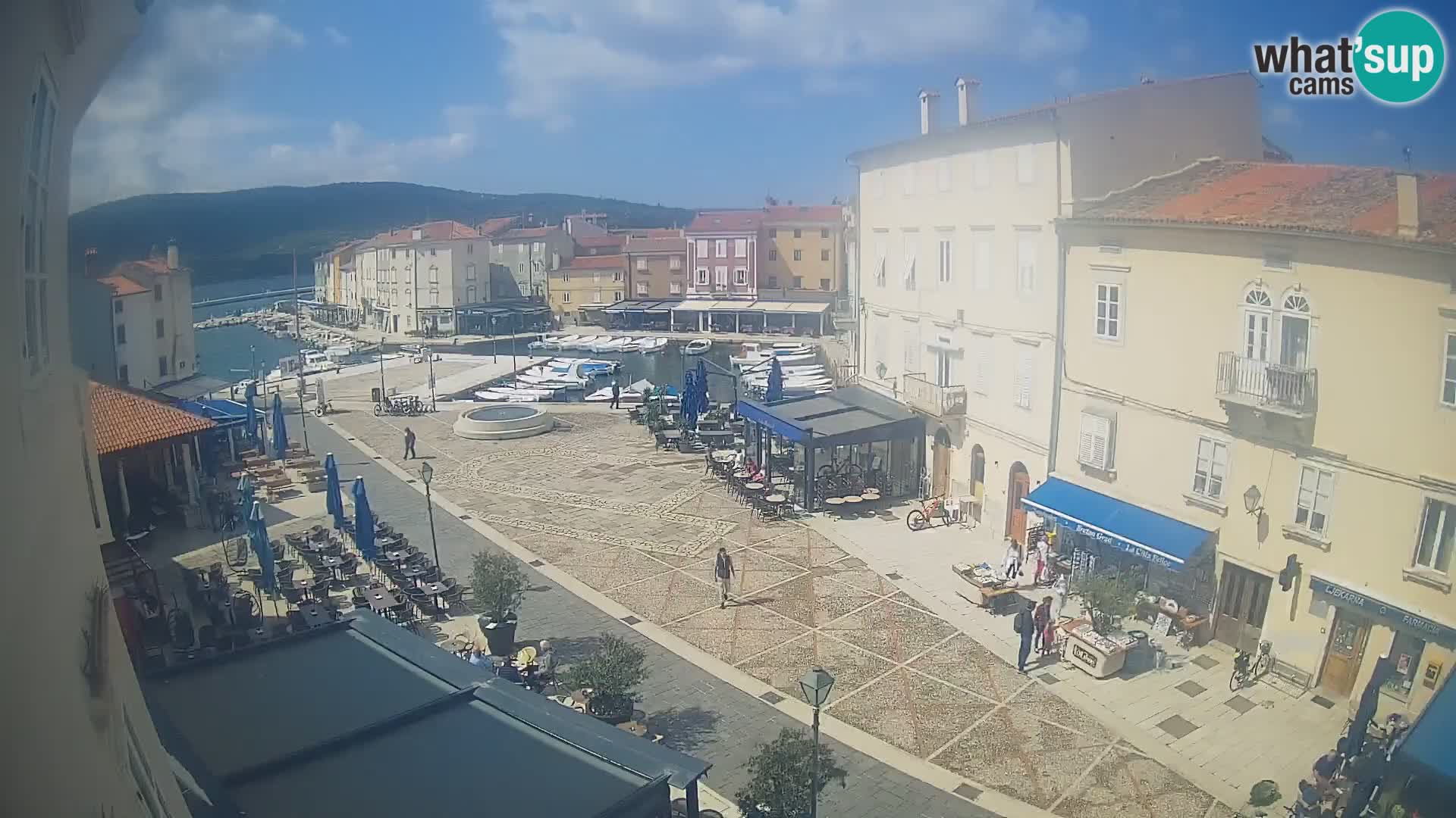 LIVE cam Cres città – piazza principale e “mandrač” – isola di Cherso – Croazia