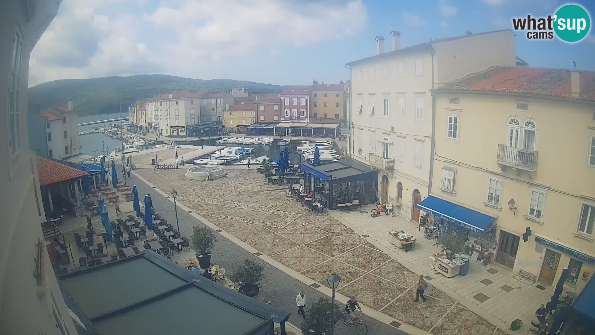 LIVE cam Cres città – piazza principale e “mandrač” – isola di Cherso – Croazia