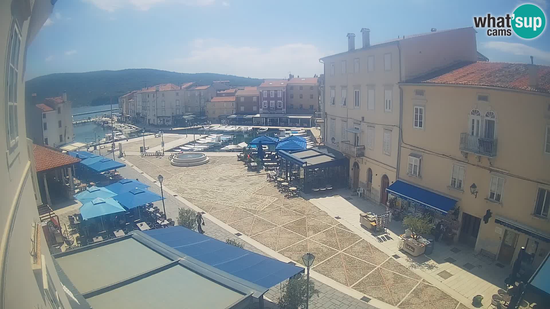 Cámara en vivo ciudad de Cres – plaza principal y “mandrač” – isla de Cres – Croacia