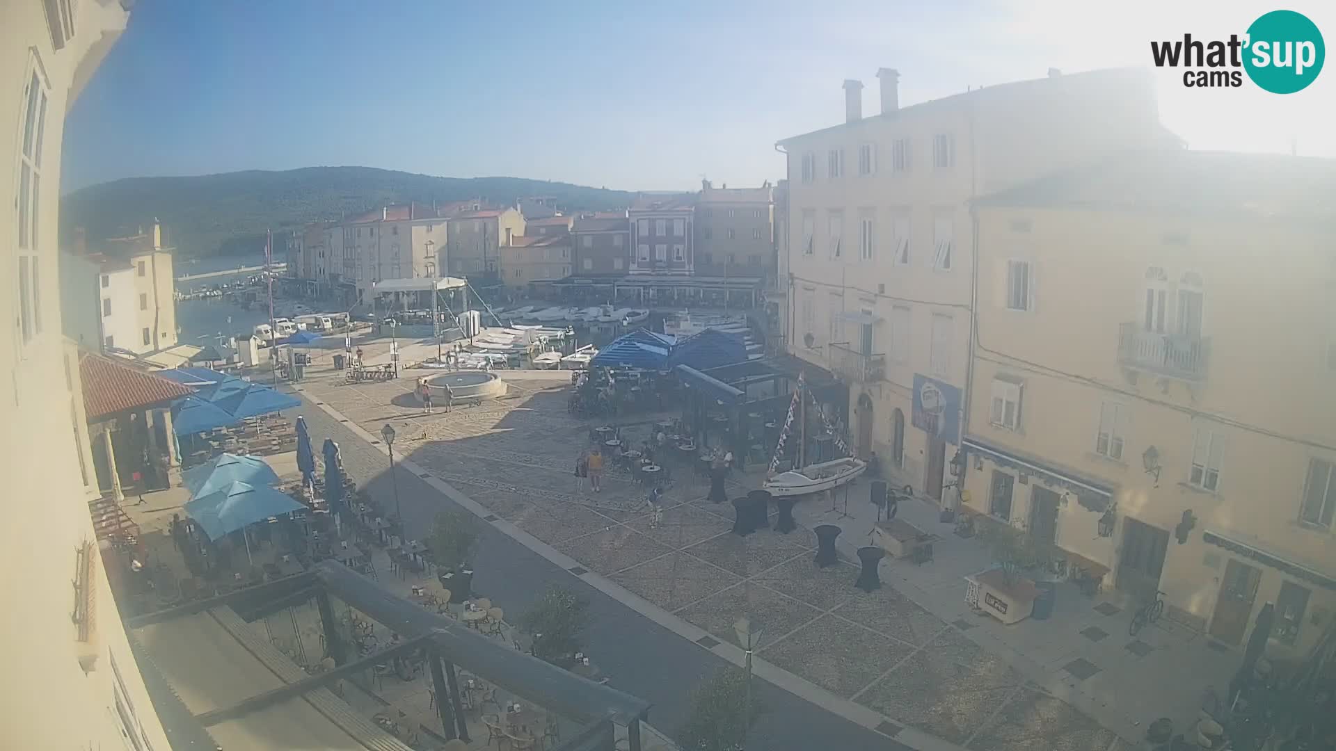 LIVE cam Cres city – main square and “mandrač” – Cres island – Croatia