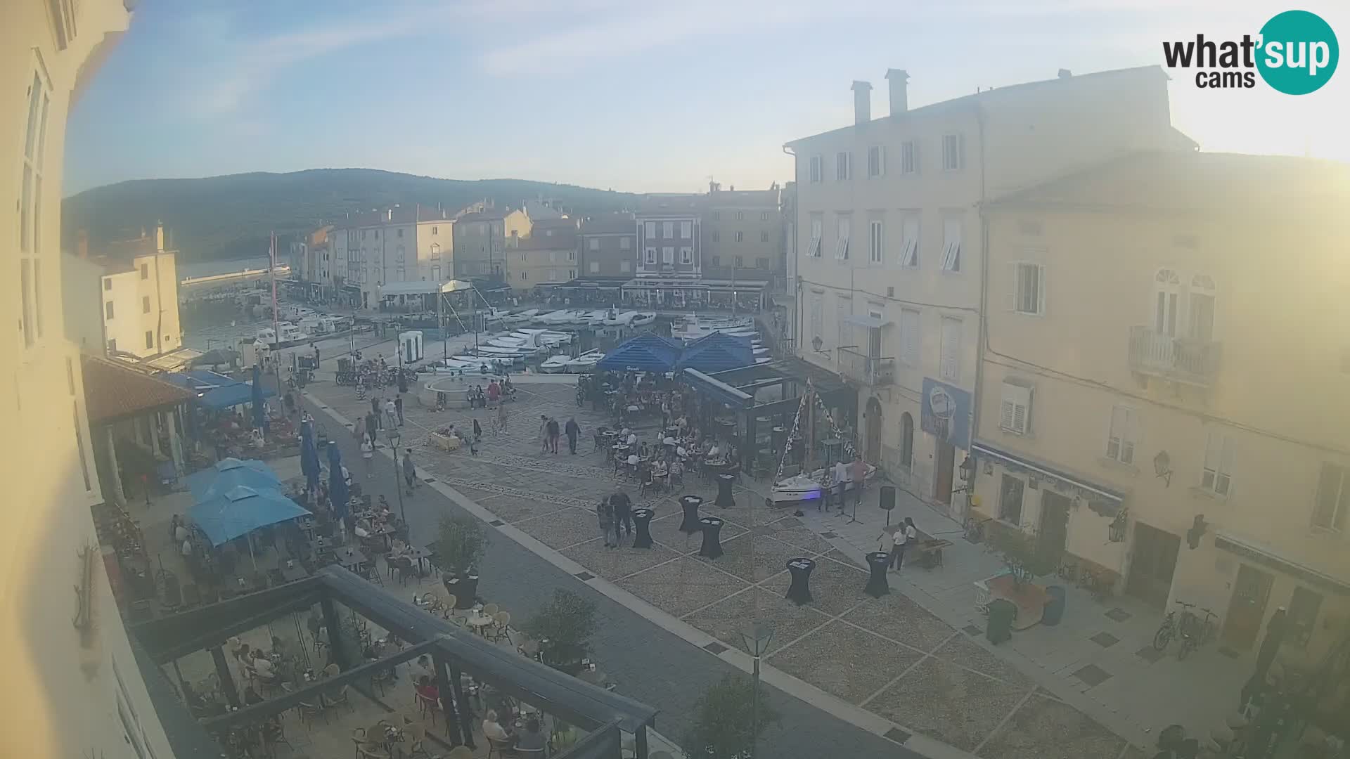 LIVE cam Cres city – main square and “mandrač” – Cres island – Croatia