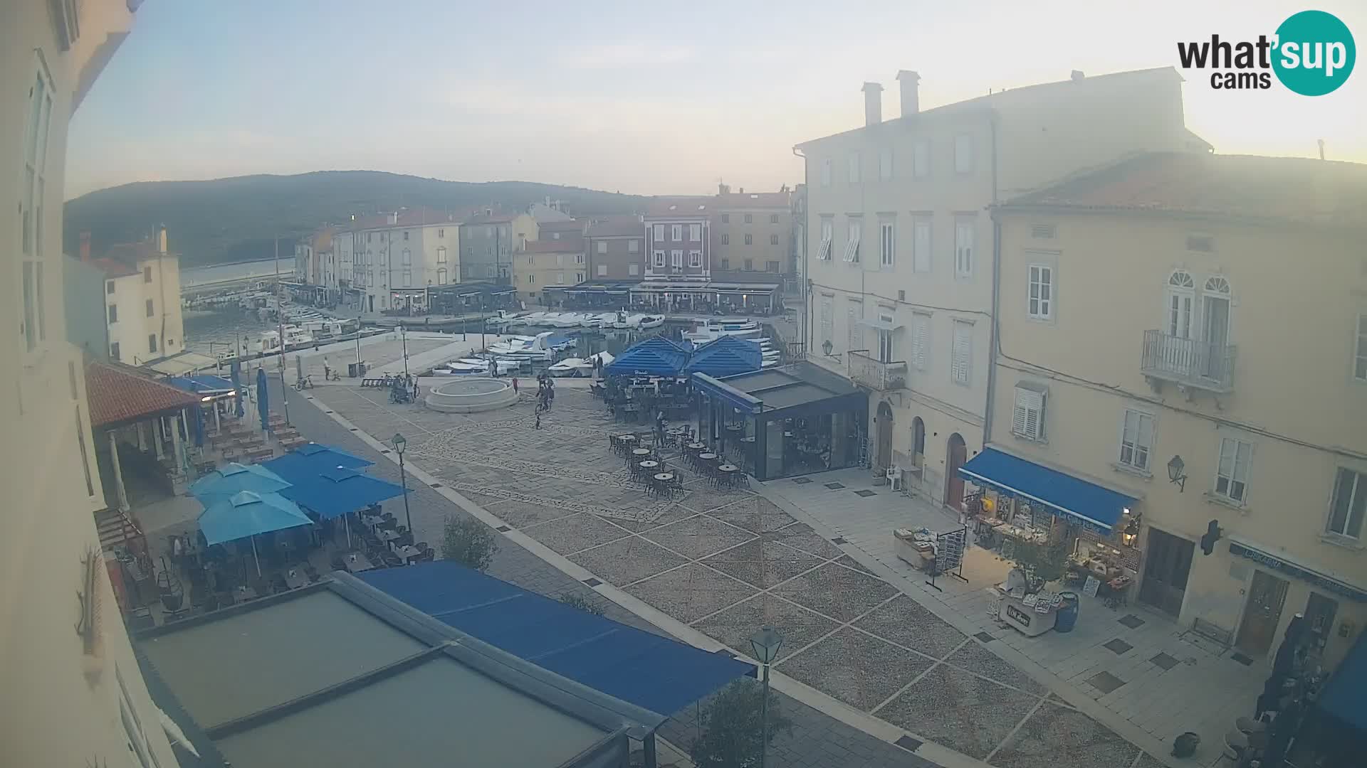 LIVE cam Cres città – piazza principale e “mandrač” – isola di Cherso – Croazia