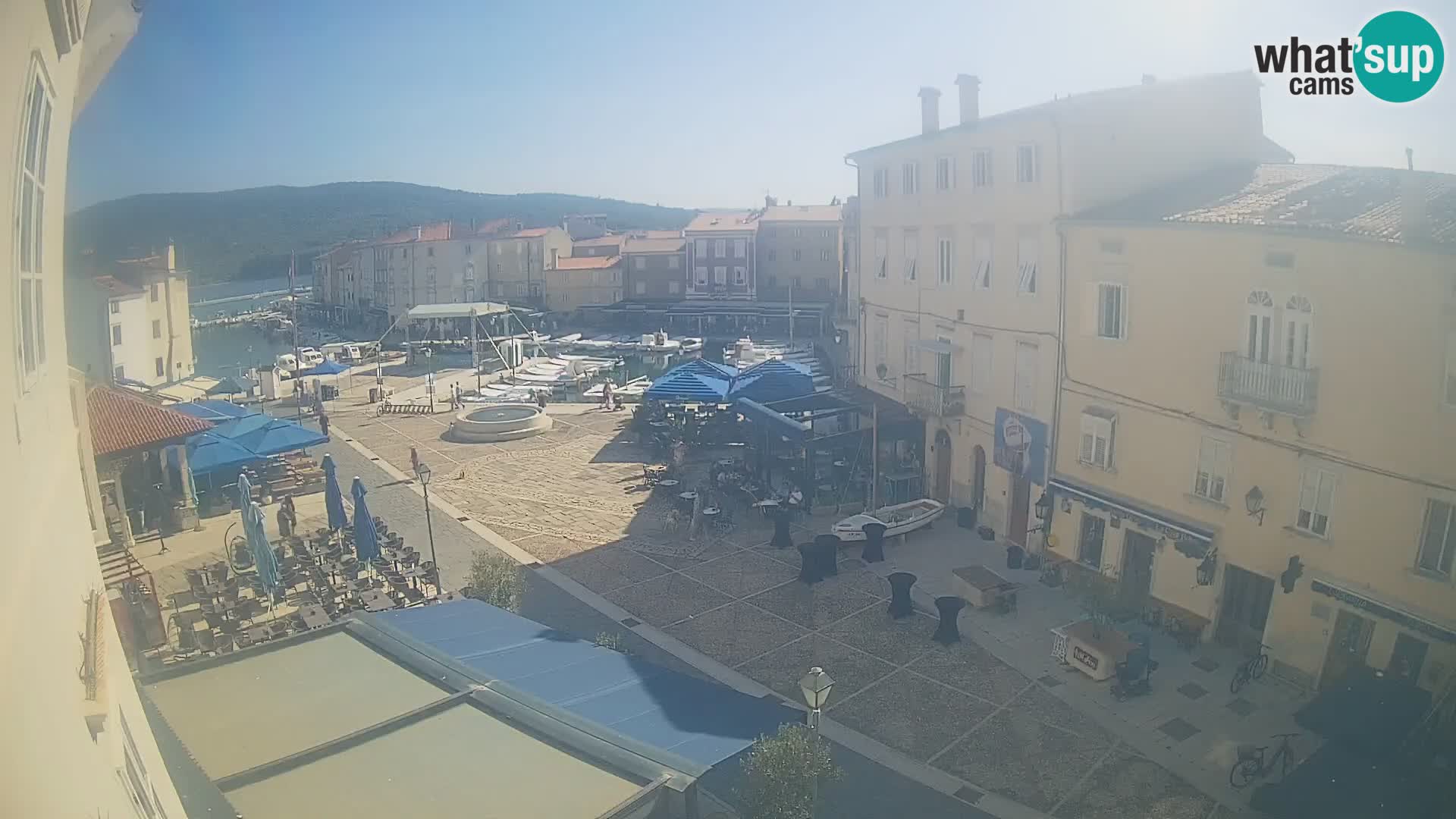 LIVE cam Cres city – main square and “mandrač” – Cres island – Croatia