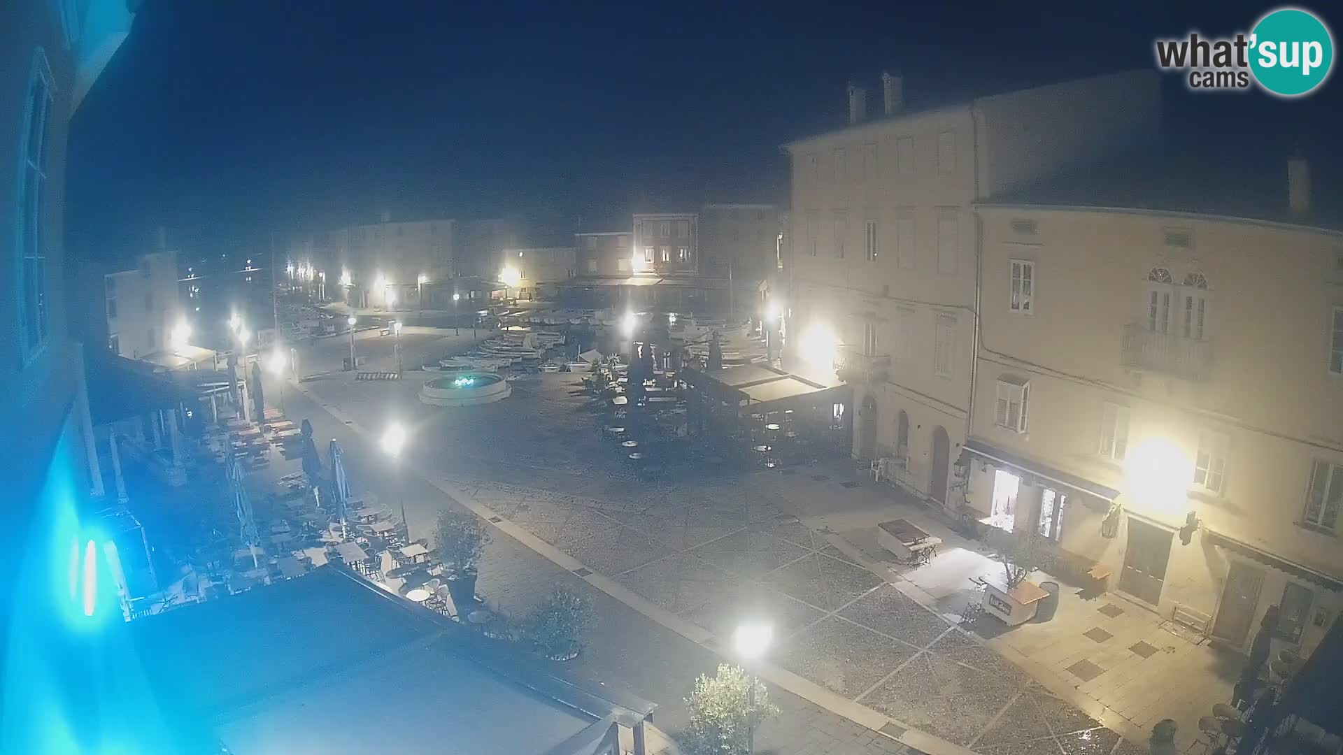 Cámara en vivo ciudad de Cres – plaza principal y “mandrač” – isla de Cres – Croacia