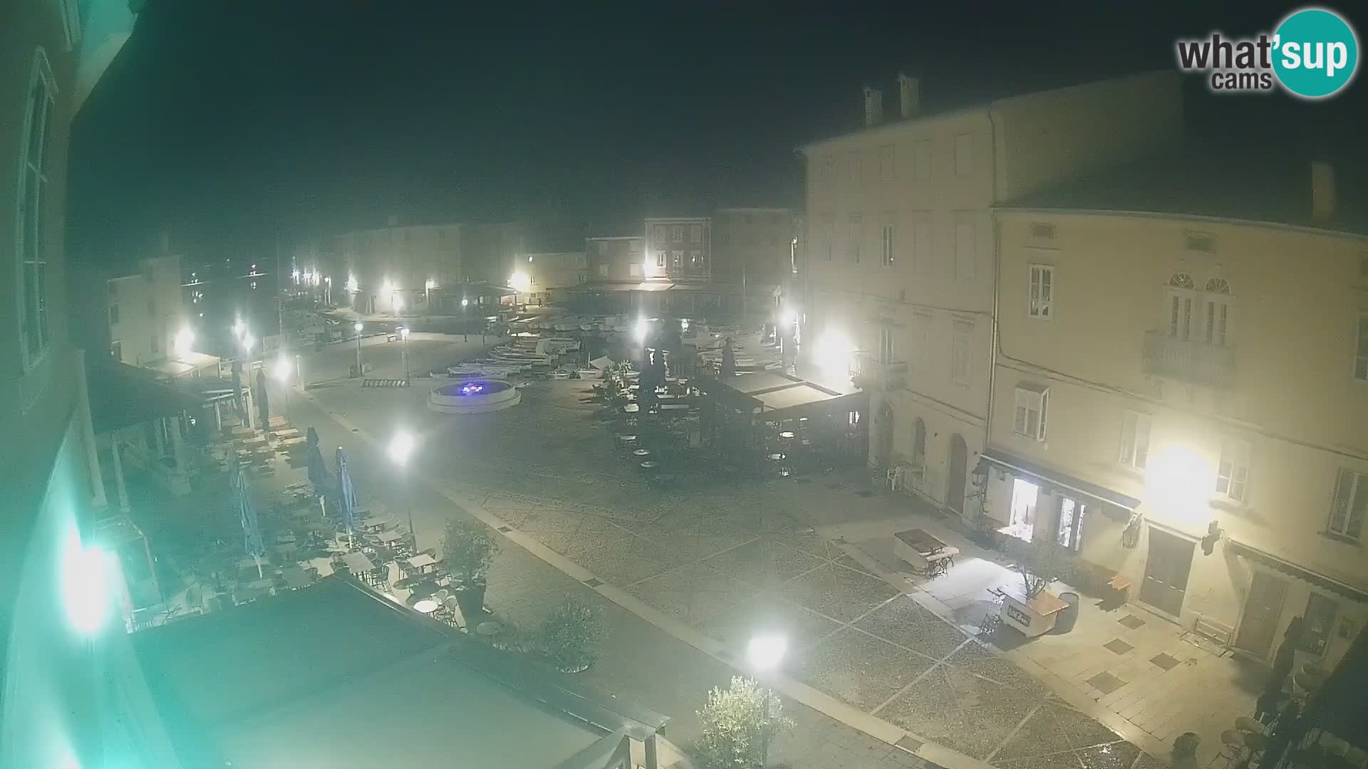 LIVE cam Cres city – place principale et “mandrač” – île de Cres – Croatie