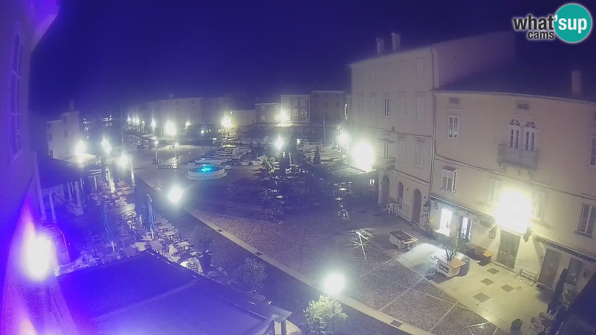 Kamera v ŽIVO Cres mesto – glavni trg in “mandrač” – otok Cres – Hrvaška