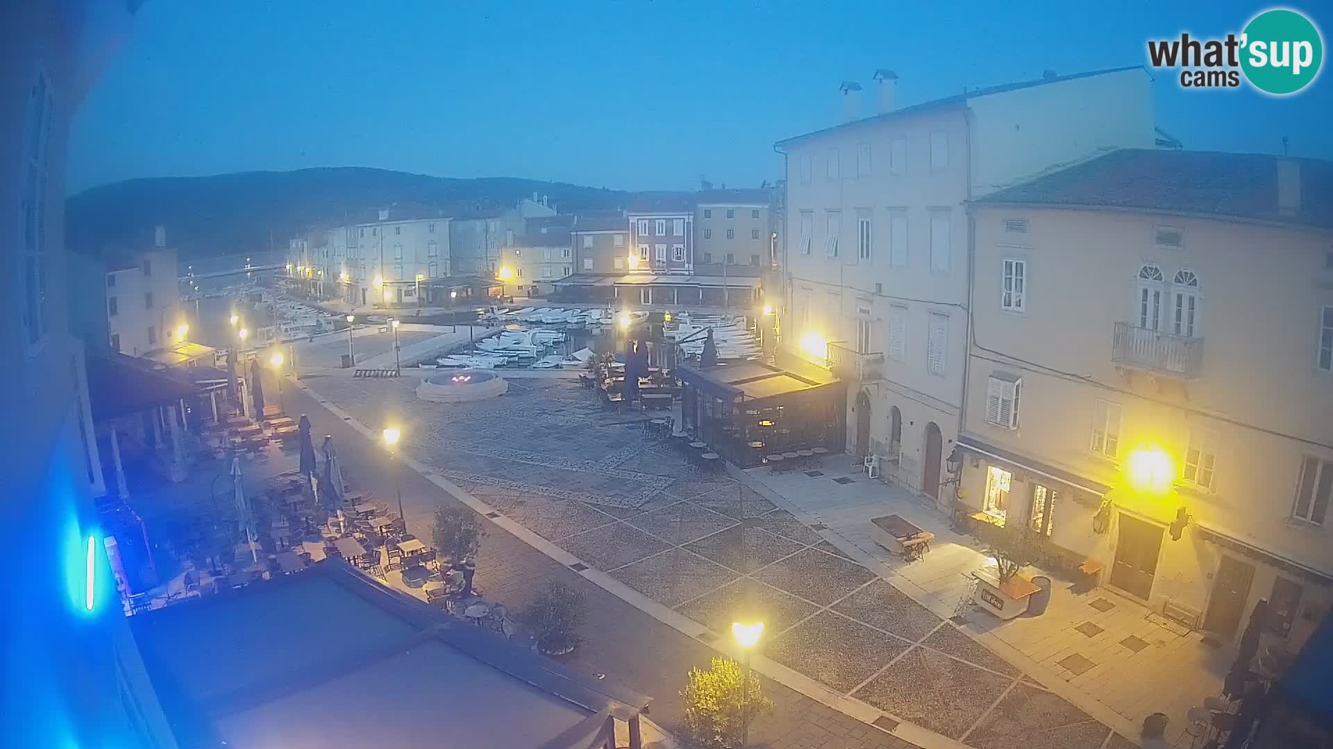 LIVE cam Cres Stadt – Hauptplatz und “mandrač” – Cres Insel – Kroatien