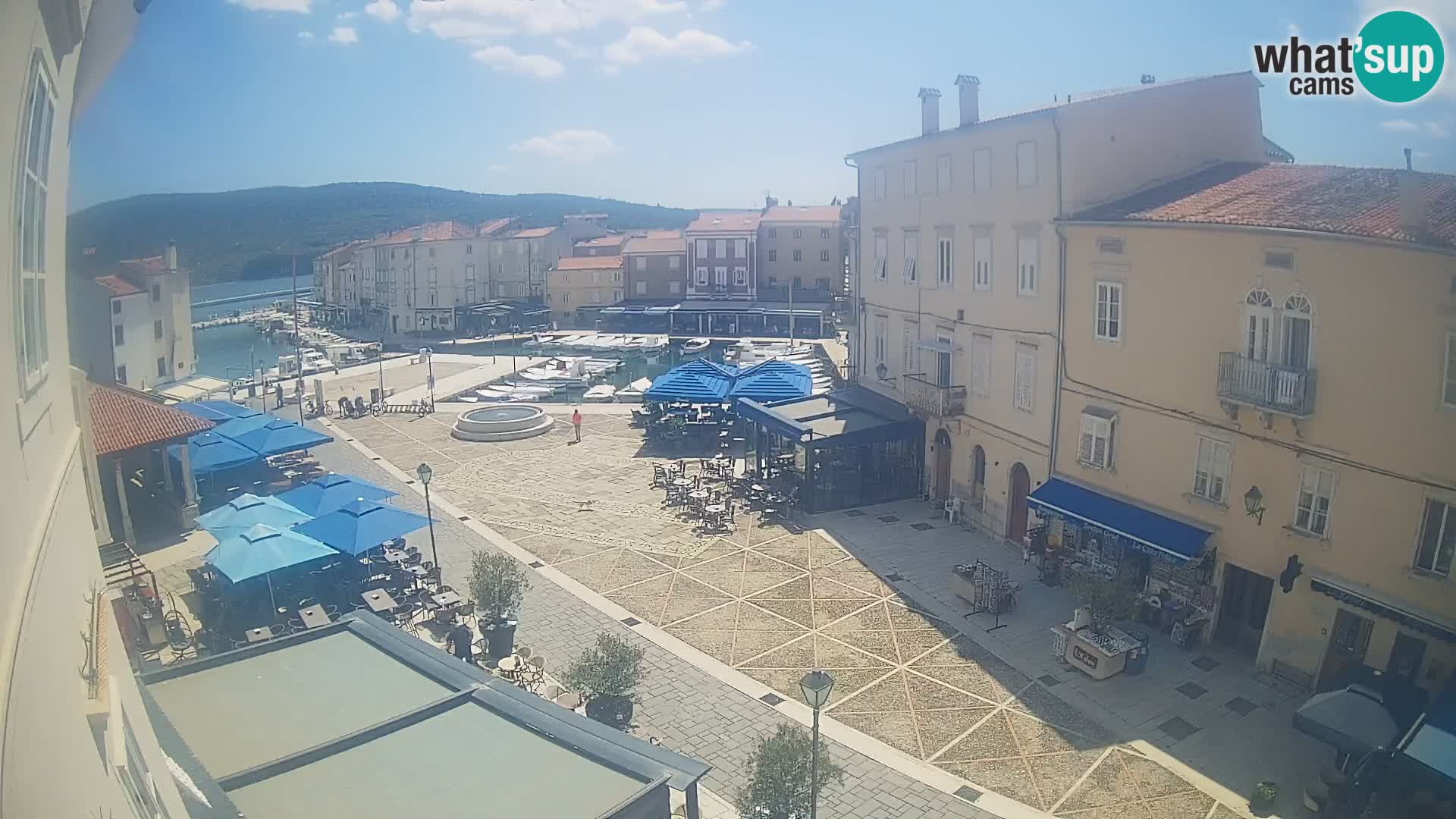 LIVE cam Cres Stadt – Hauptplatz und “mandrač” – Cres Insel – Kroatien