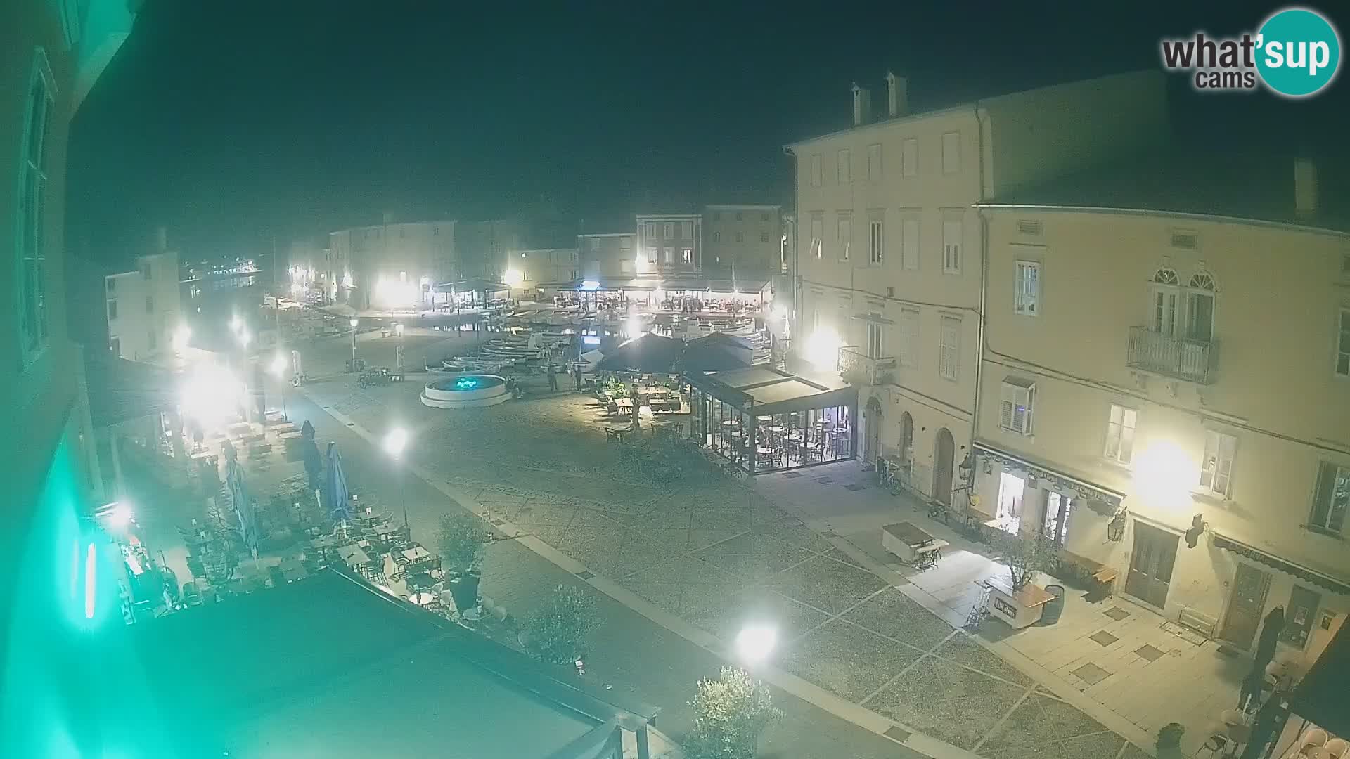 LIVE cam Cres city – place principale et “mandrač” – île de Cres – Croatie