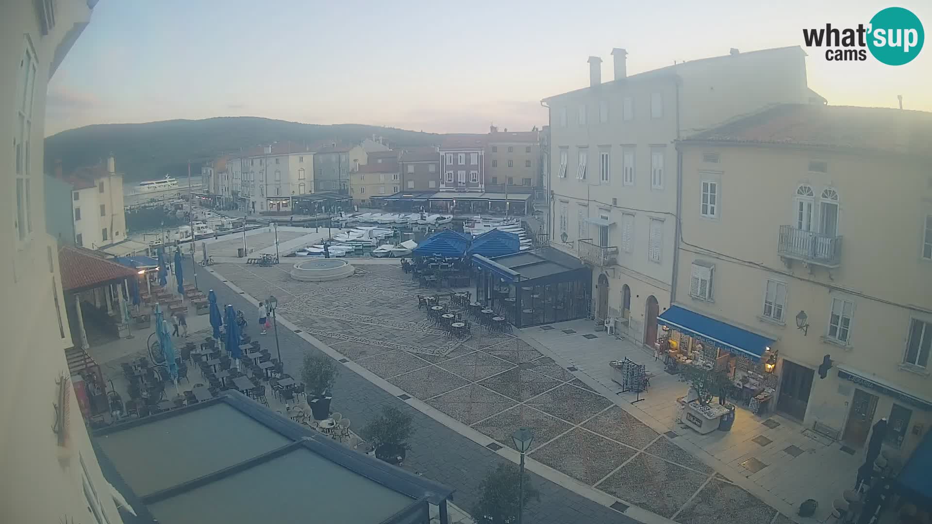LIVE cam Cres città – piazza principale e “mandrač” – isola di Cherso – Croazia