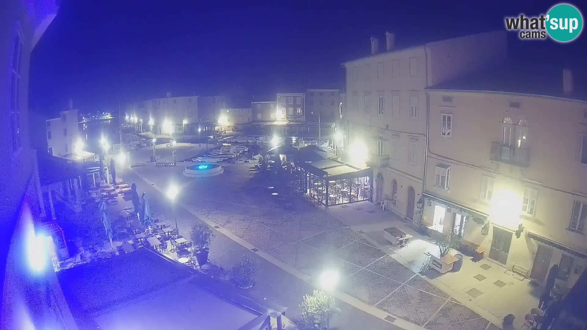 Cámara en vivo ciudad de Cres – plaza principal y “mandrač” – isla de Cres – Croacia