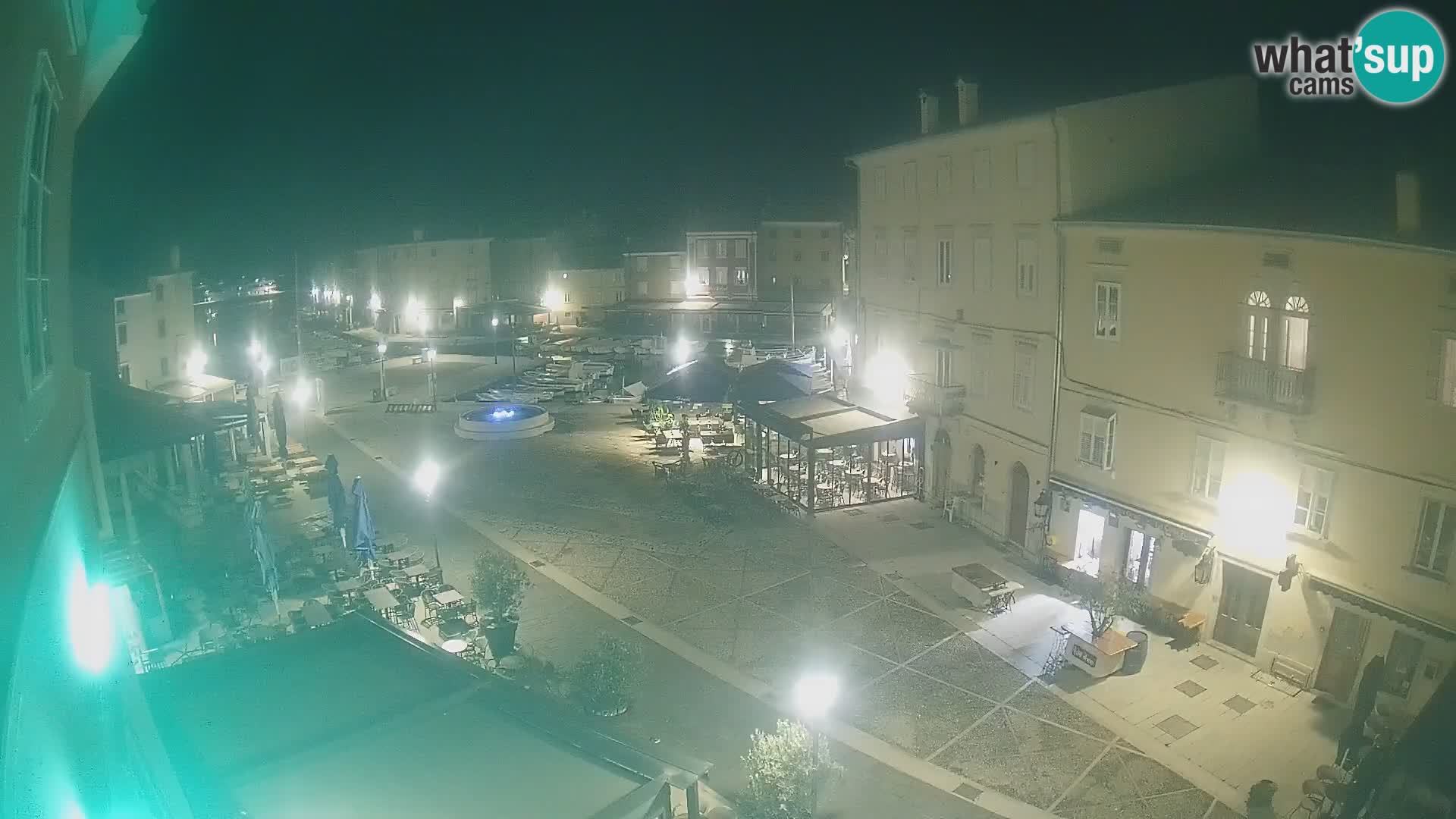 LIVE cam Cres città – piazza principale e “mandrač” – isola di Cherso – Croazia