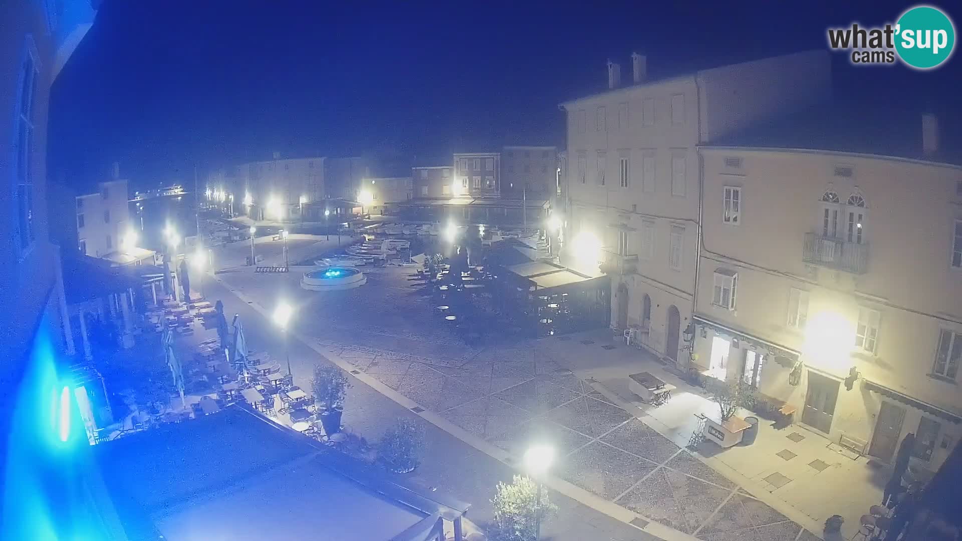 Kamera v ŽIVO Cres mesto – glavni trg in “mandrač” – otok Cres – Hrvaška