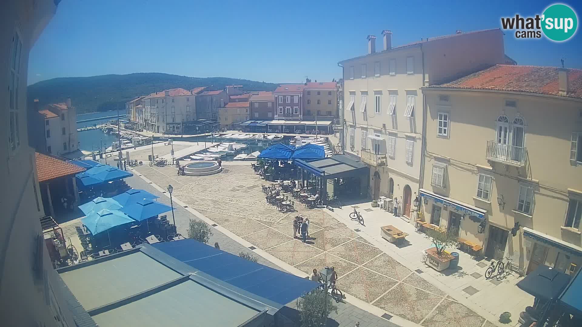 LIVE cam Cres city – place principale et “mandrač” – île de Cres – Croatie