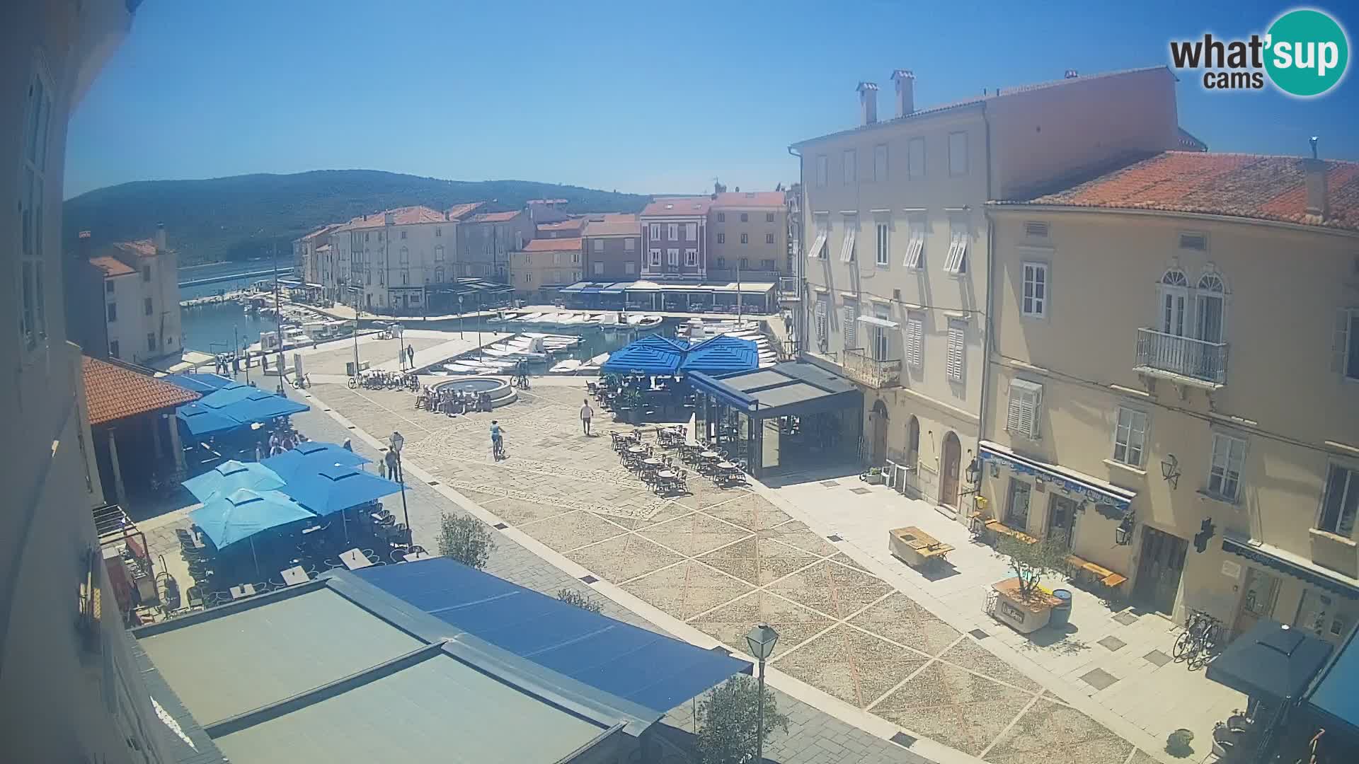 LIVE cam Cres city – place principale et “mandrač” – île de Cres – Croatie
