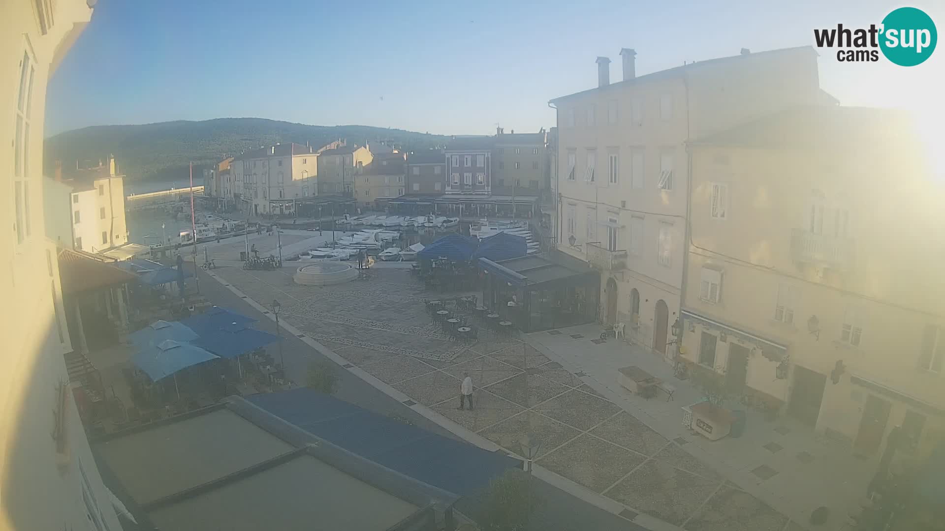 LIVE cam Cres città – piazza principale e “mandrač” – isola di Cherso – Croazia