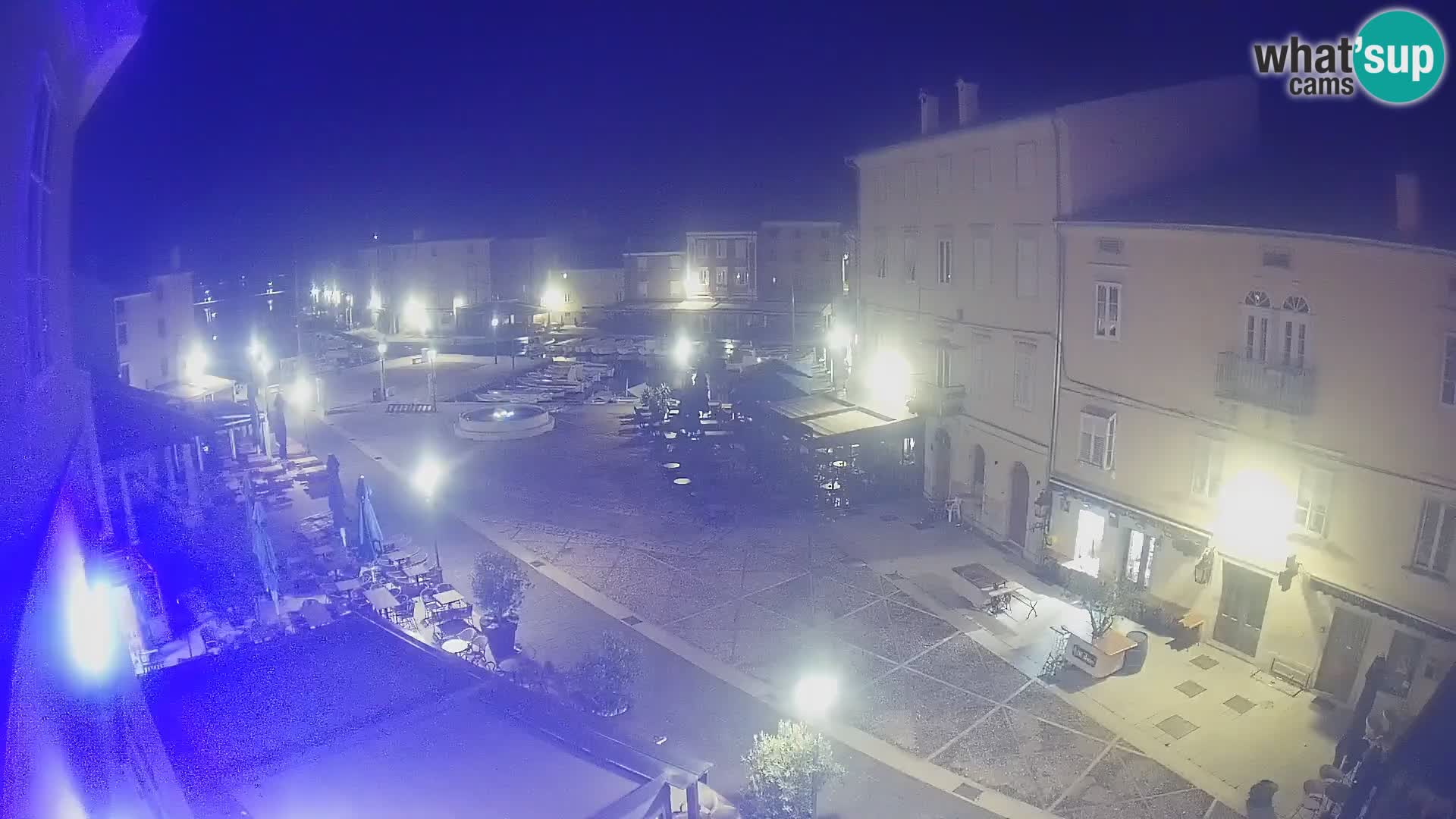 LIVE cam Cres city – place principale et “mandrač” – île de Cres – Croatie