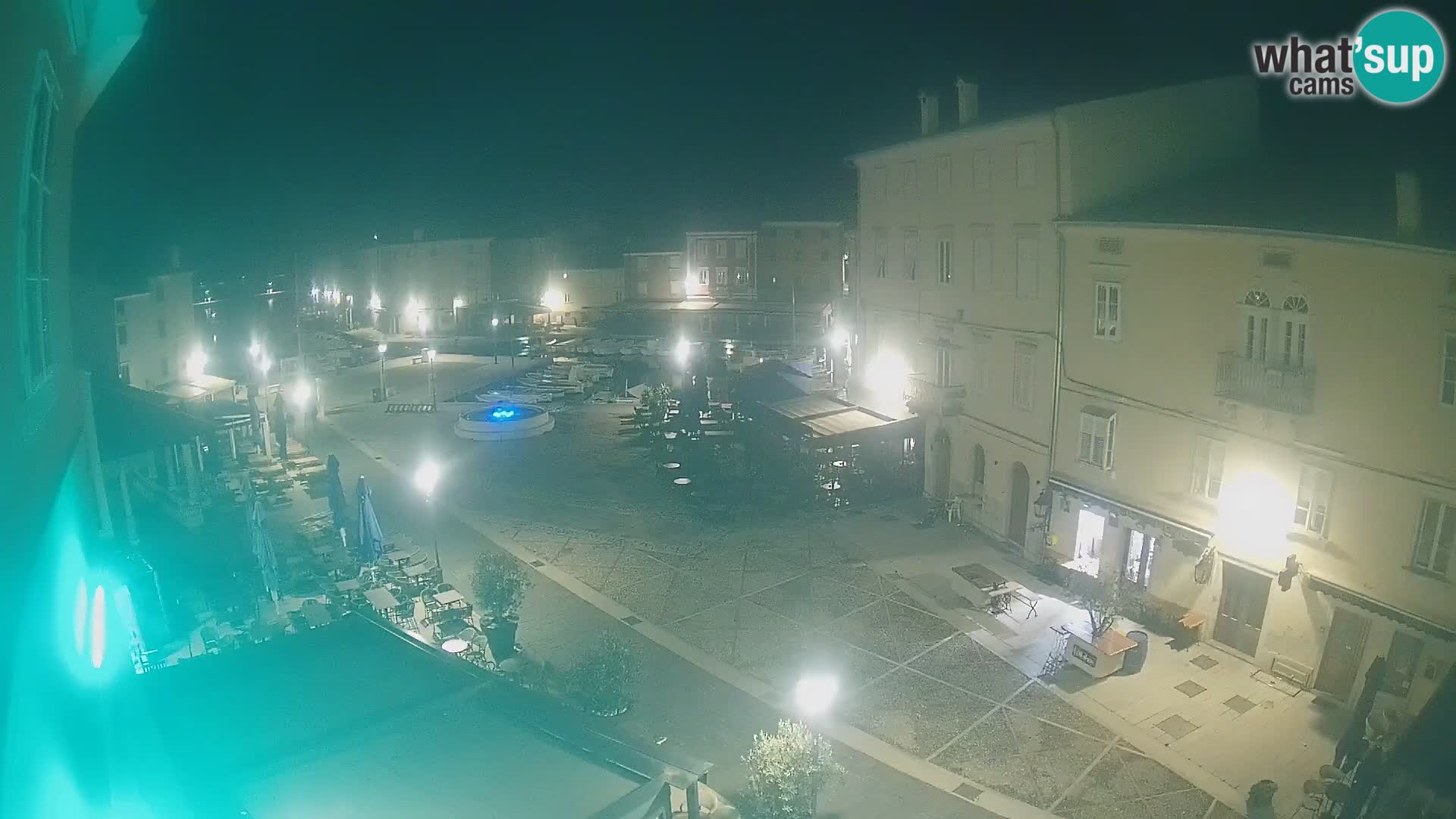 LIVE cam Cres city – place principale et “mandrač” – île de Cres – Croatie