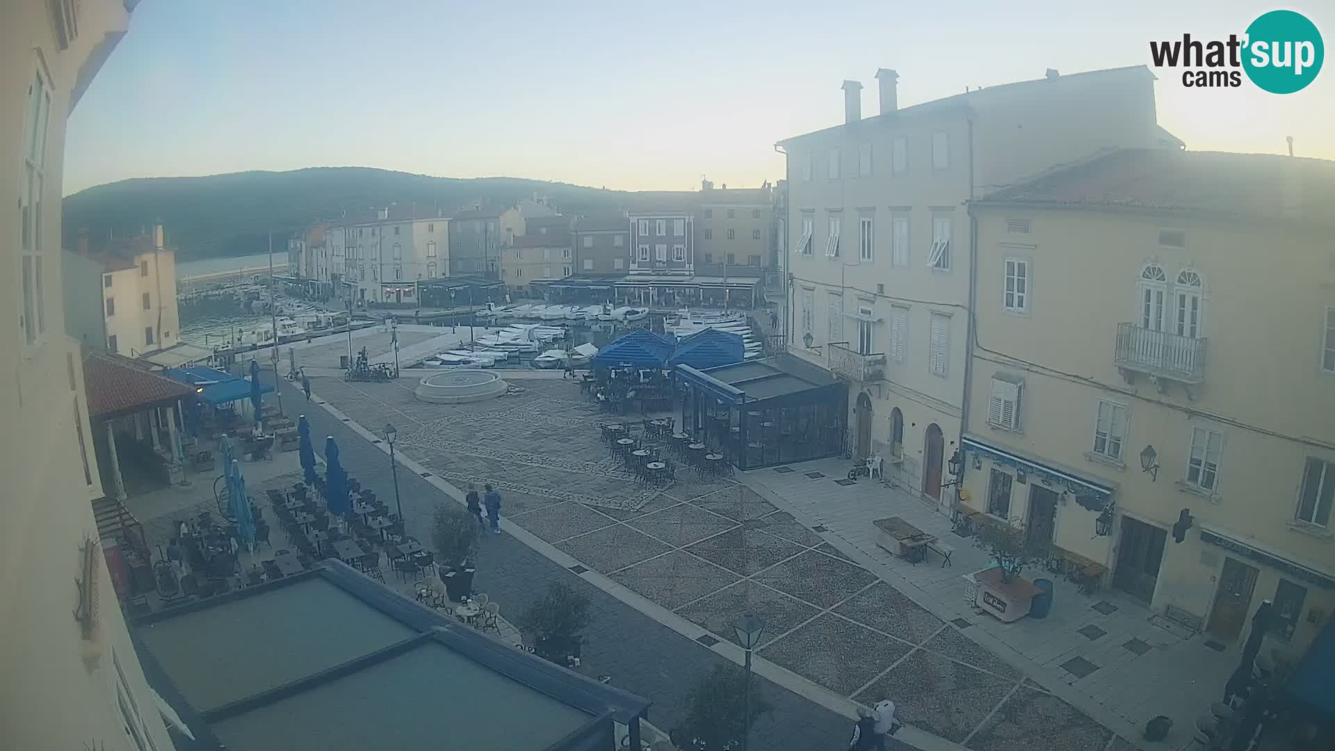 LIVE cam Cres città – piazza principale e “mandrač” – isola di Cherso – Croazia