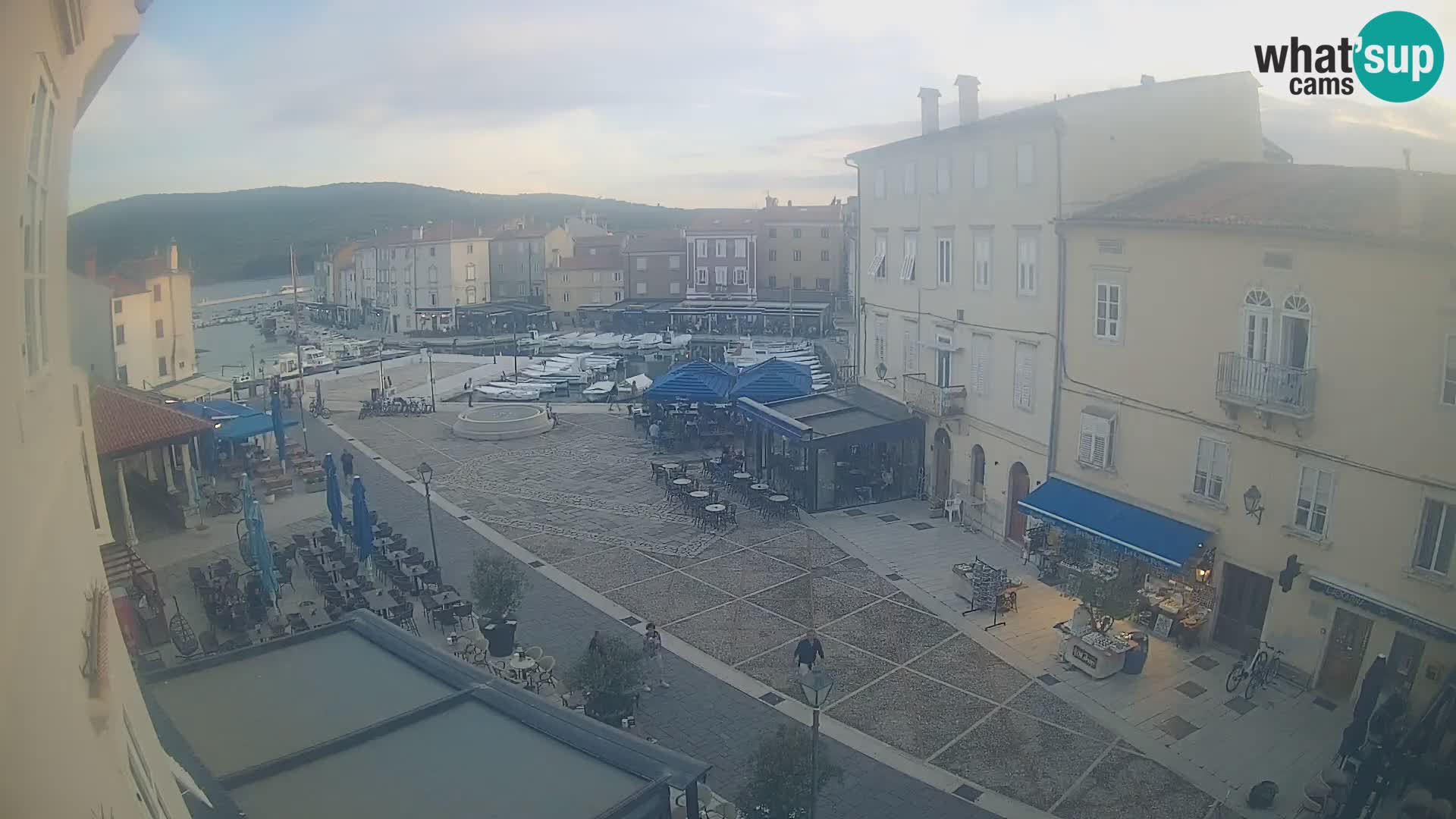 LIVE cam Cres città – piazza principale e “mandrač” – isola di Cherso – Croazia