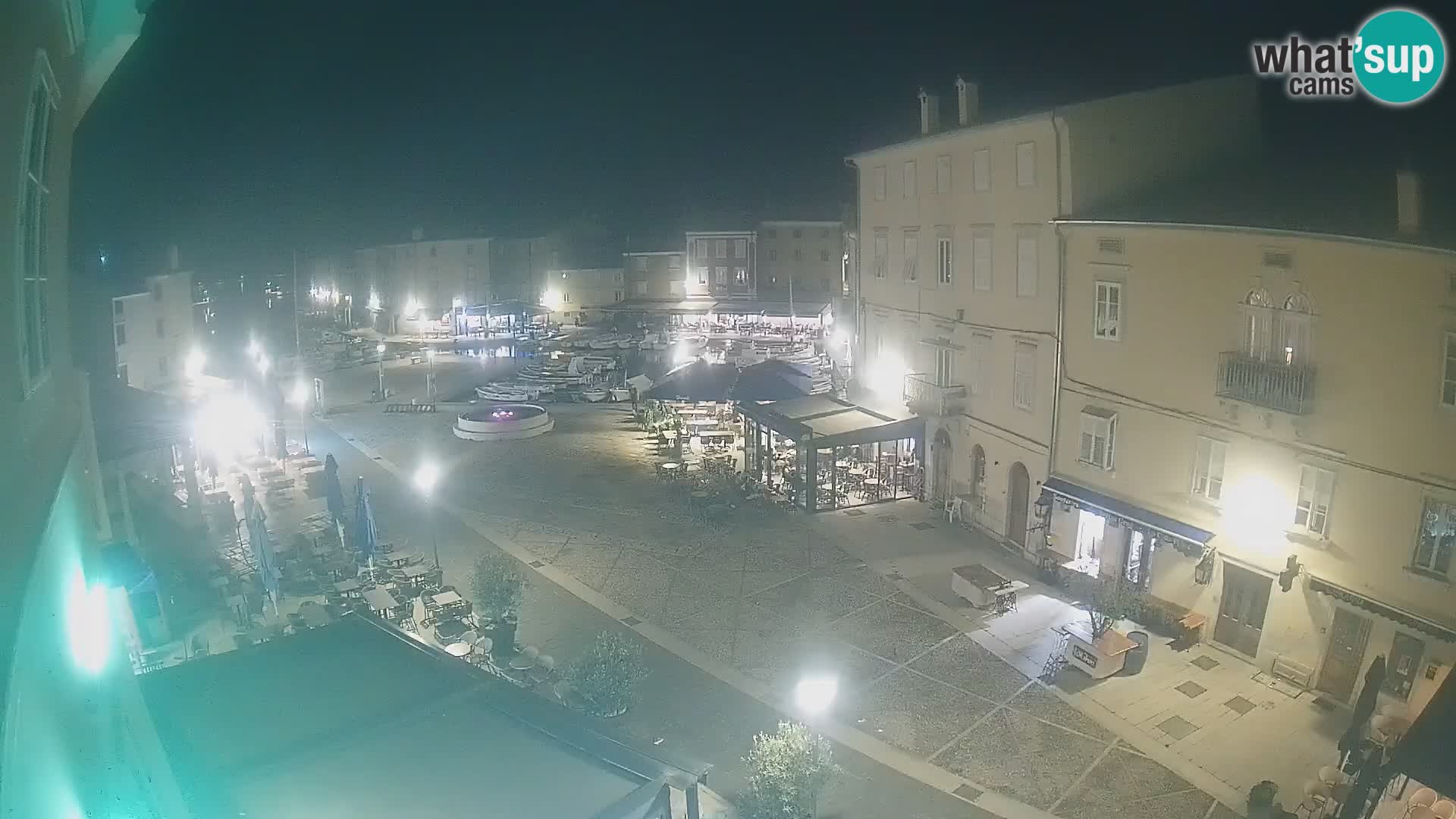 LIVE cam Cres Stadt – Hauptplatz und “mandrač” – Cres Insel – Kroatien