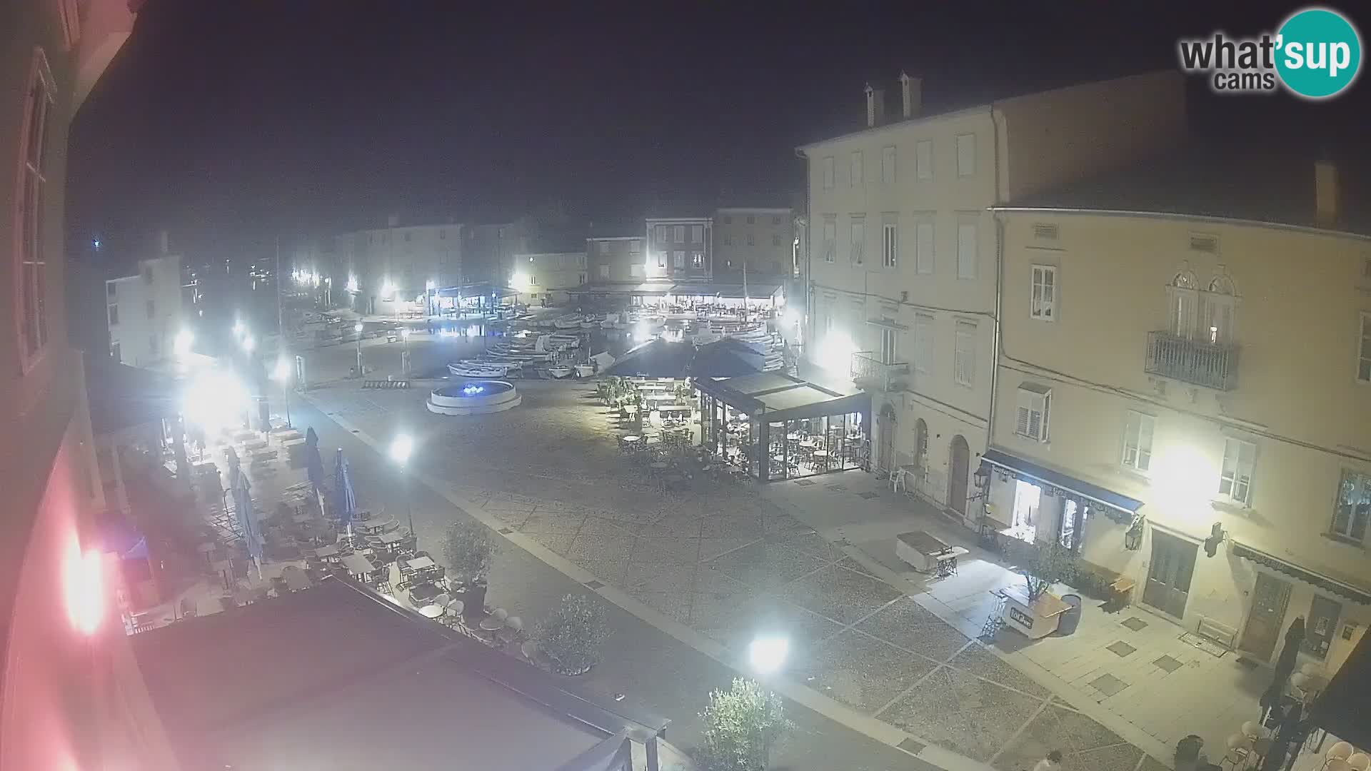 LIVE cam Cres Stadt – Hauptplatz und “mandrač” – Cres Insel – Kroatien