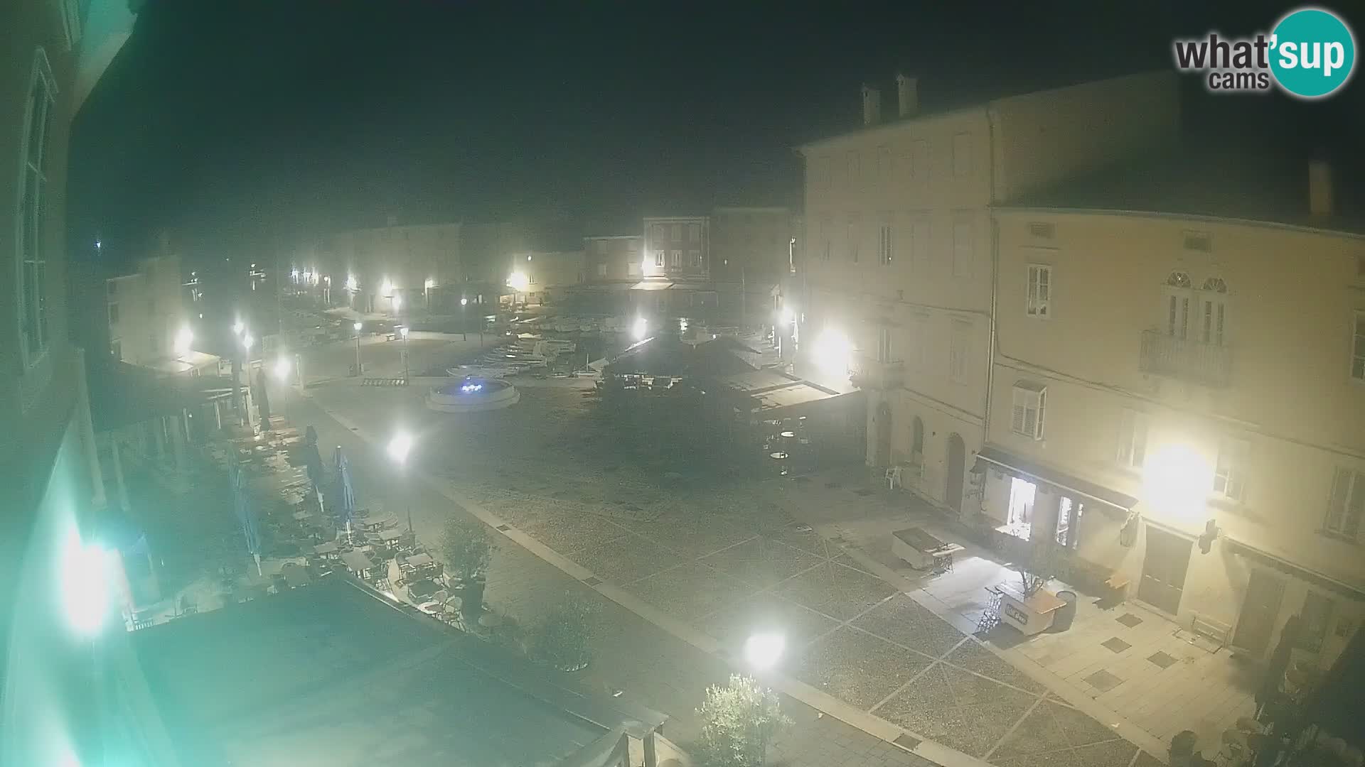 LIVE cam Cres city – place principale et “mandrač” – île de Cres – Croatie