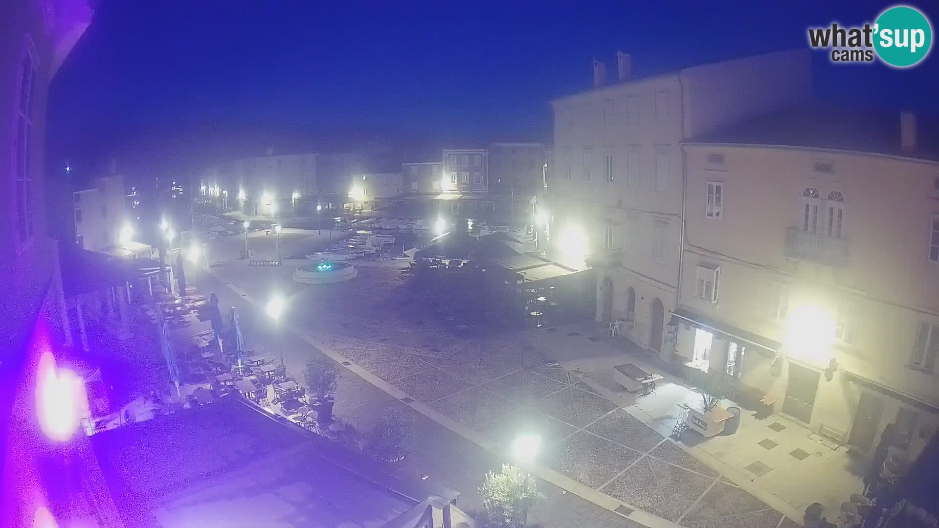 LIVE cam Cres city – place principale et “mandrač” – île de Cres – Croatie