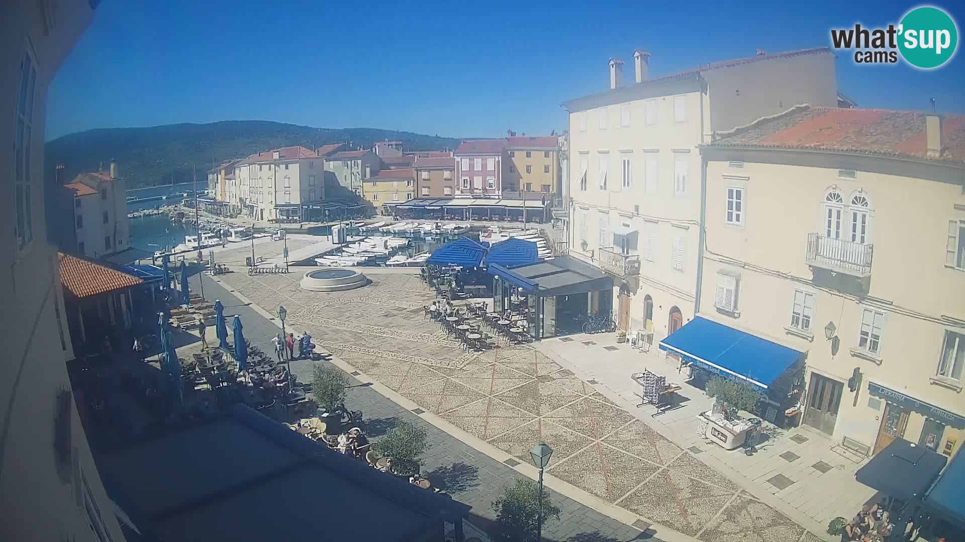 LIVE cam Cres città – piazza principale e “mandrač” – isola di Cherso – Croazia