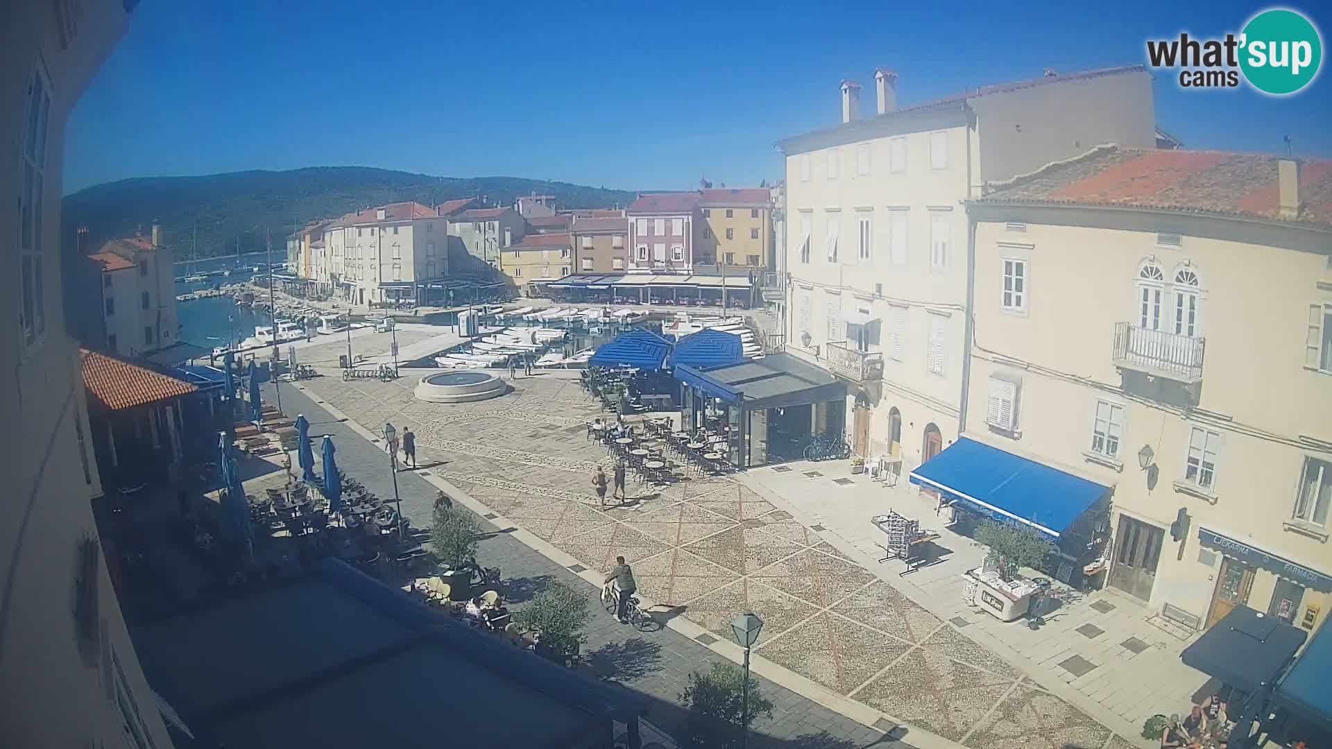 LIVE cam Cres Stadt – Hauptplatz und “mandrač” – Cres Insel – Kroatien