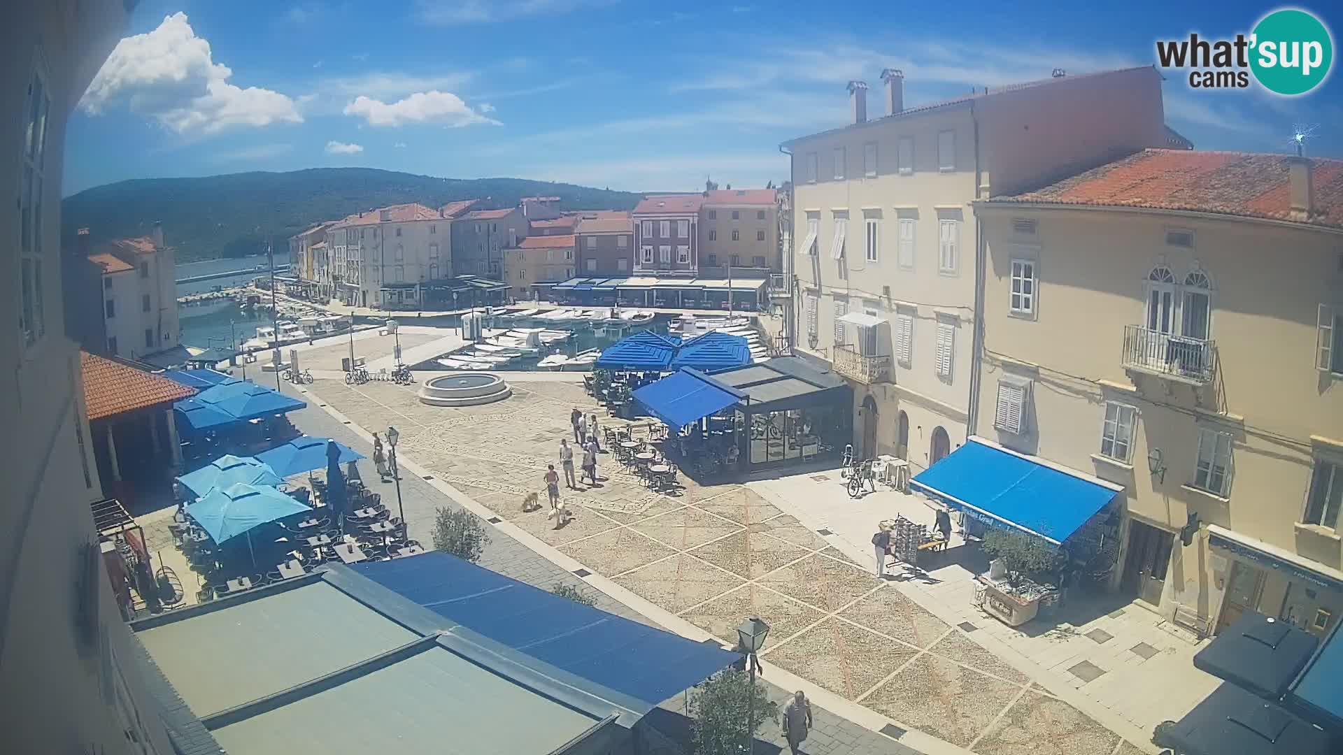 LIVE cam Cres Stadt – Hauptplatz und “mandrač” – Cres Insel – Kroatien