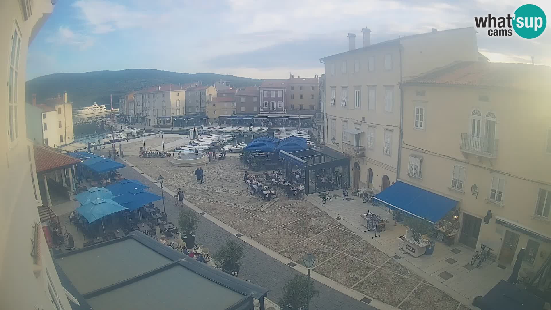 LIVE cam Cres città – piazza principale e “mandrač” – isola di Cherso – Croazia
