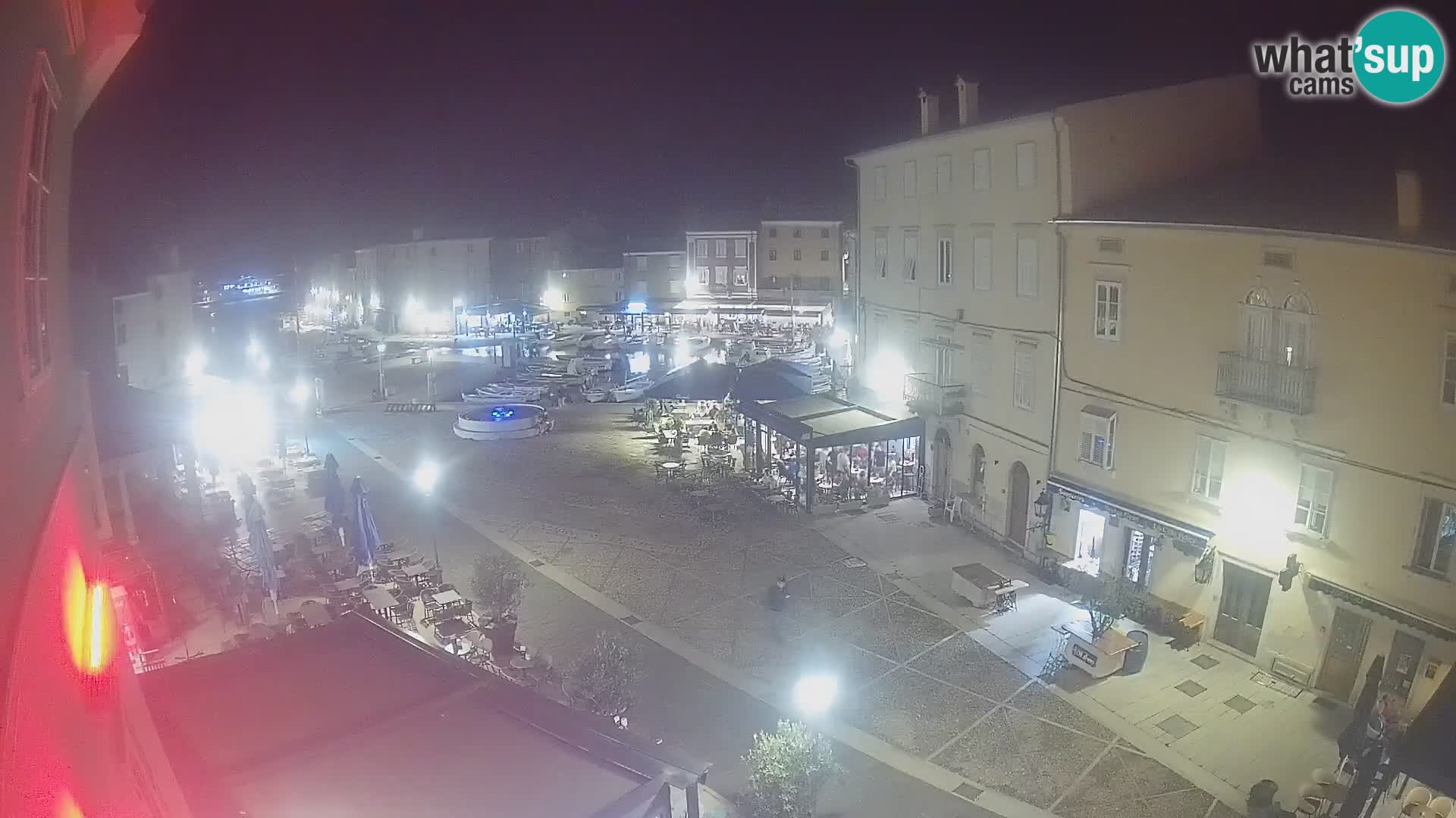 LIVE cam Cres city – place principale et “mandrač” – île de Cres – Croatie
