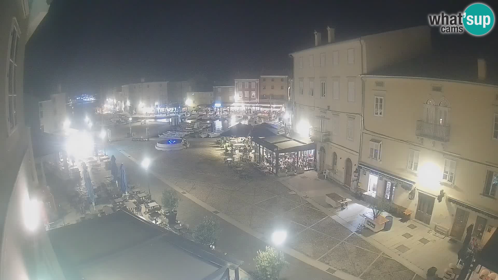 LIVE cam Cres Stadt – Hauptplatz und “mandrač” – Cres Insel – Kroatien