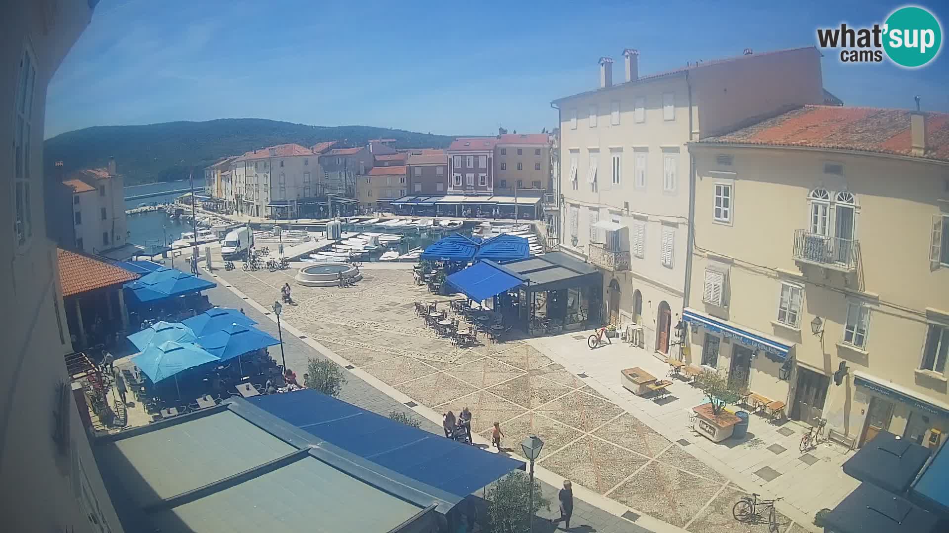 LIVE cam Cres Stadt – Hauptplatz und “mandrač” – Cres Insel – Kroatien