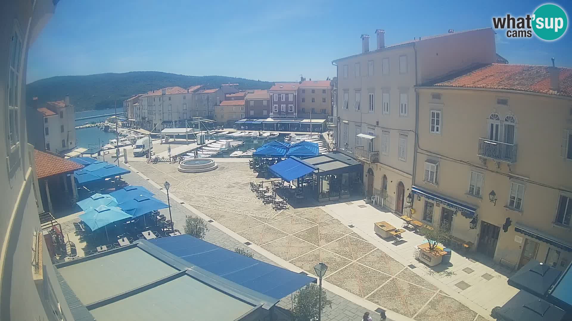 LIVE cam Cres Stadt – Hauptplatz und “mandrač” – Cres Insel – Kroatien
