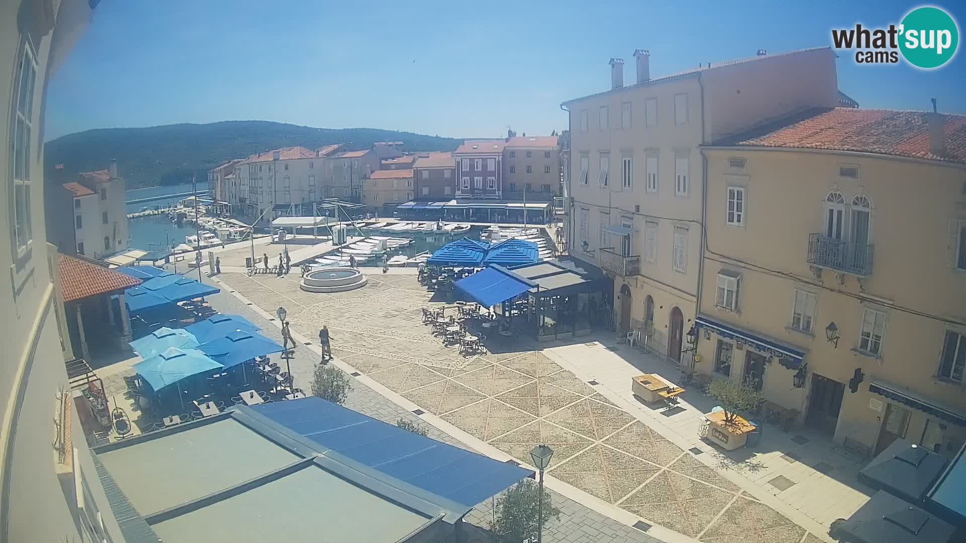 LIVE cam Cres city – place principale et “mandrač” – île de Cres – Croatie