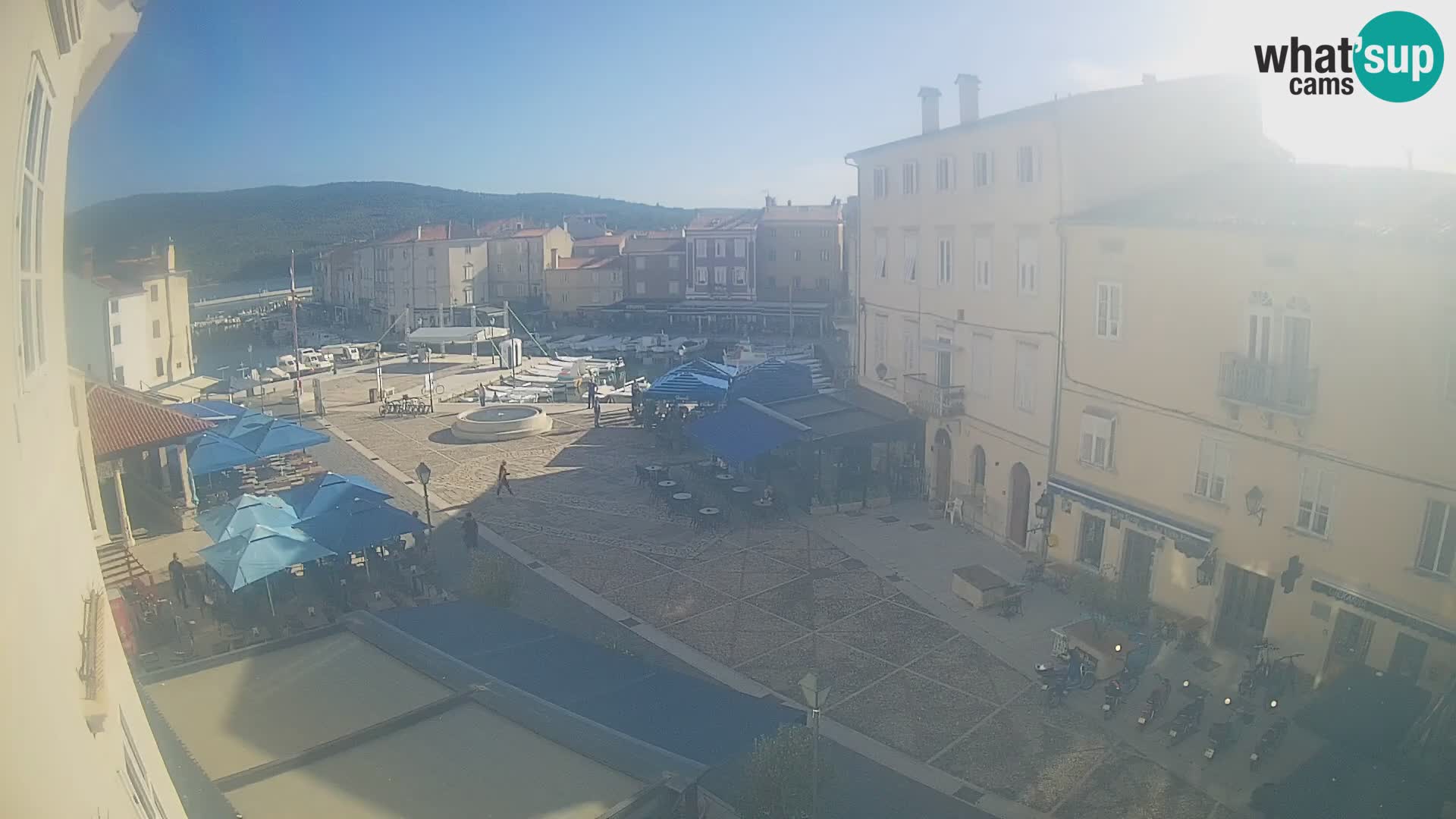 LIVE cam Cres Stadt – Hauptplatz und “mandrač” – Cres Insel – Kroatien
