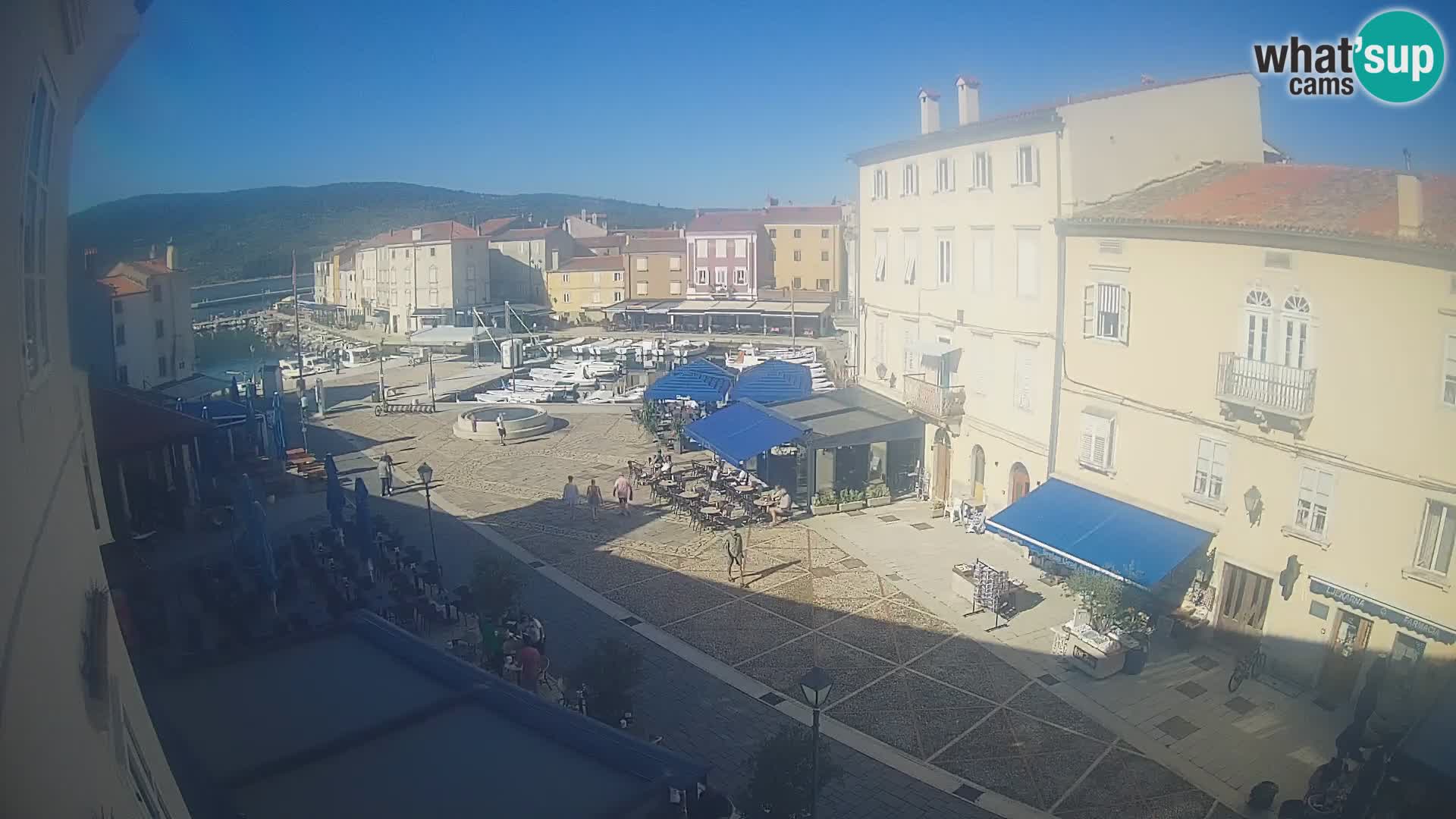 LIVE cam Cres Stadt – Hauptplatz und “mandrač” – Cres Insel – Kroatien