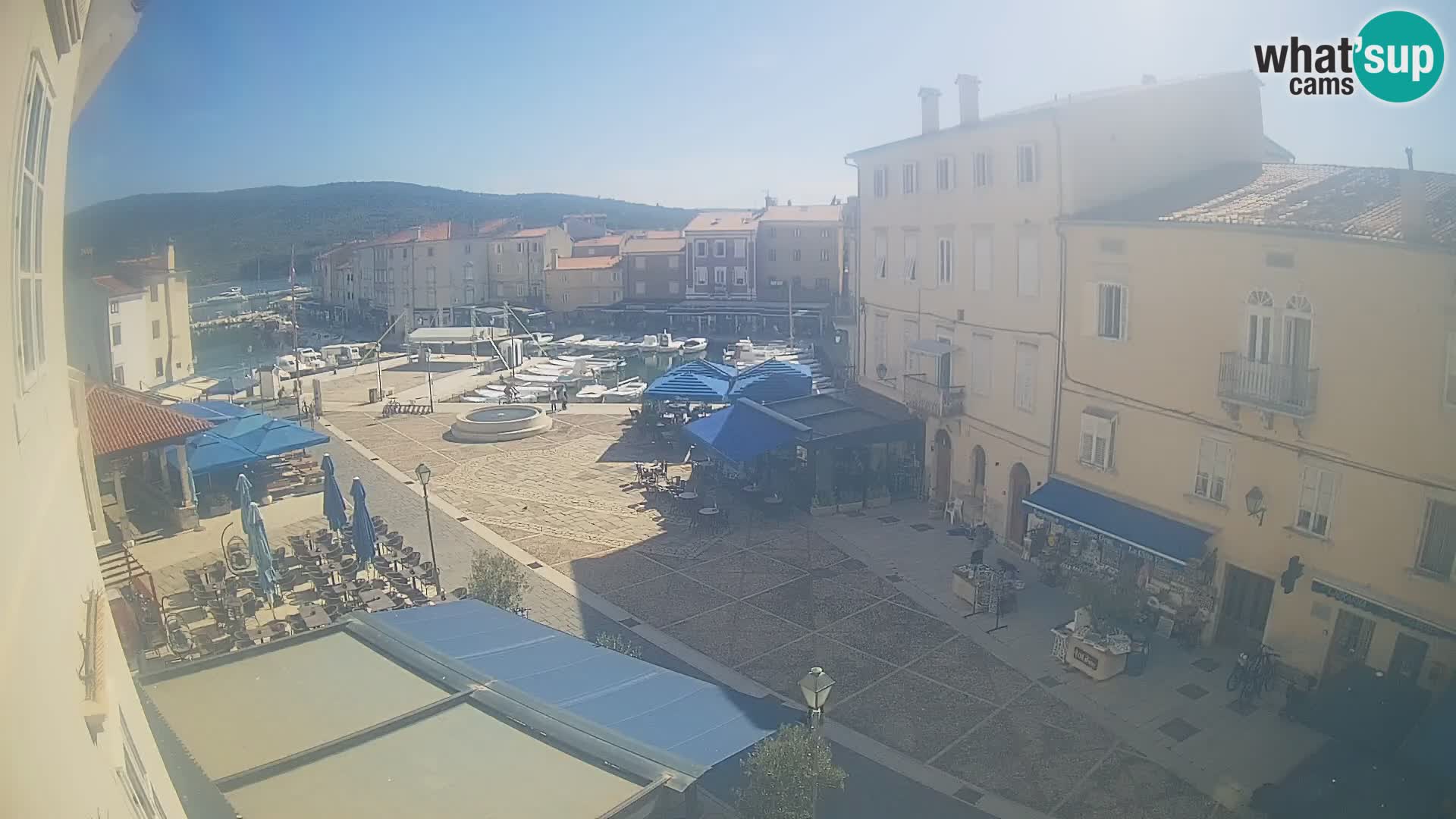 LIVE cam Cres città – piazza principale e “mandrač” – isola di Cherso – Croazia