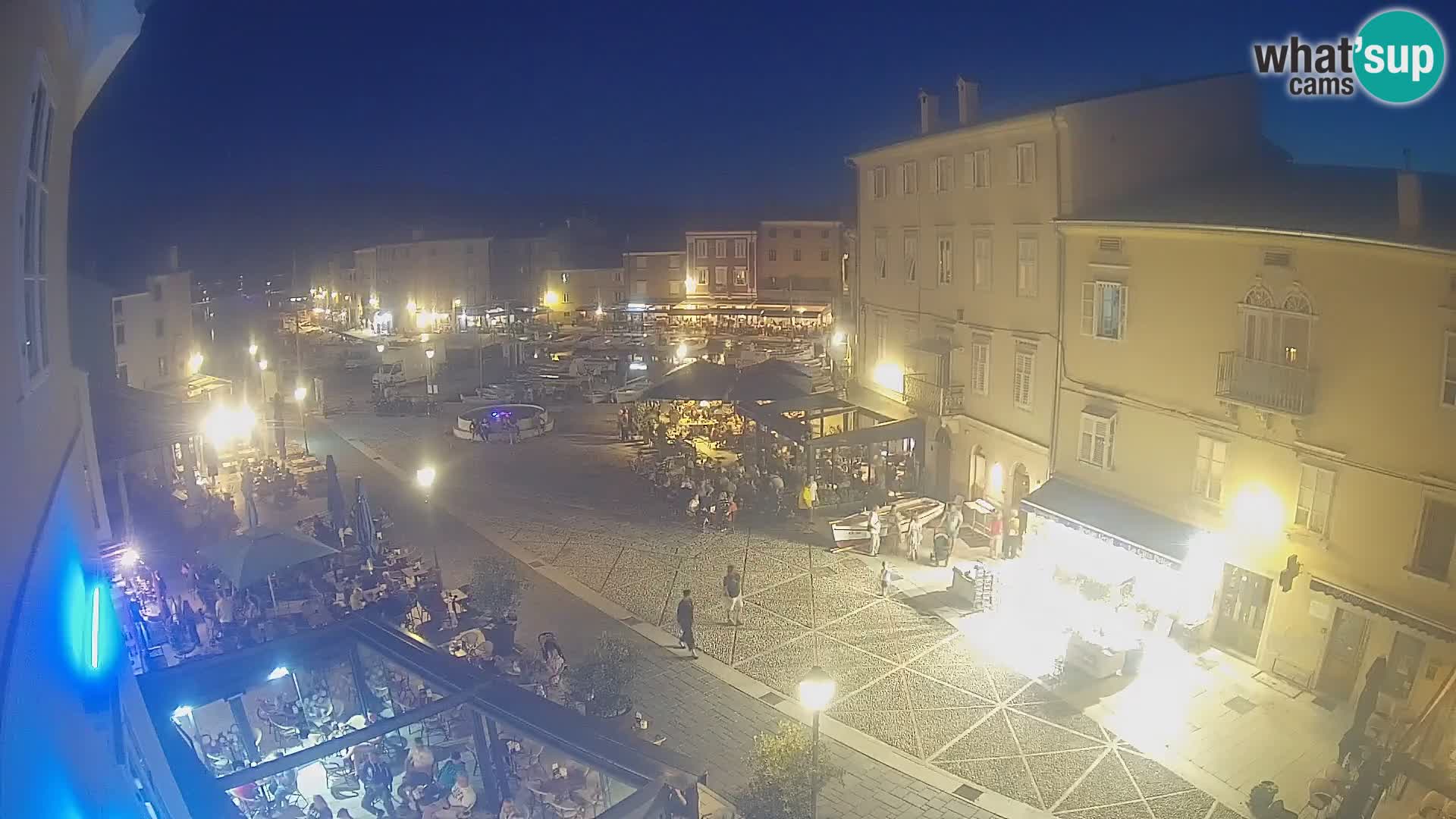 LIVE cam Cres city – place principale et “mandrač” – île de Cres – Croatie