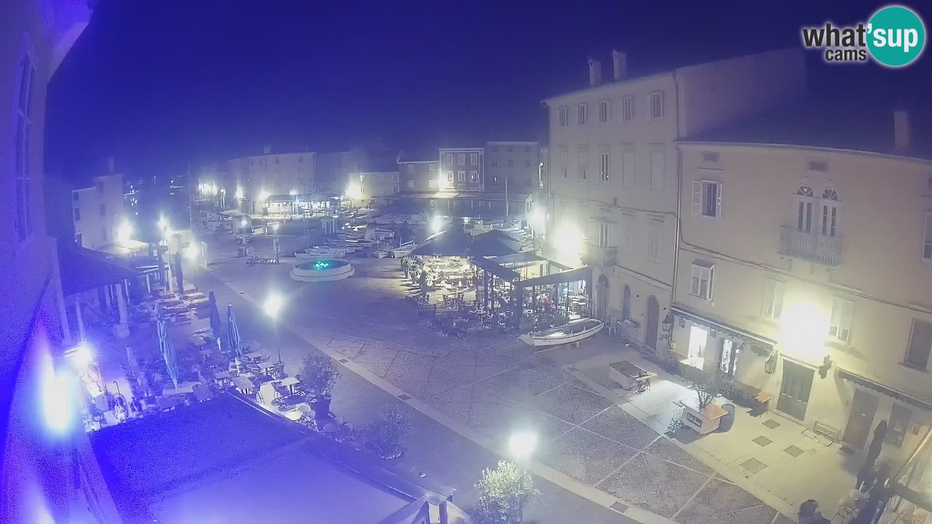 LIVE cam Cres city – place principale et “mandrač” – île de Cres – Croatie
