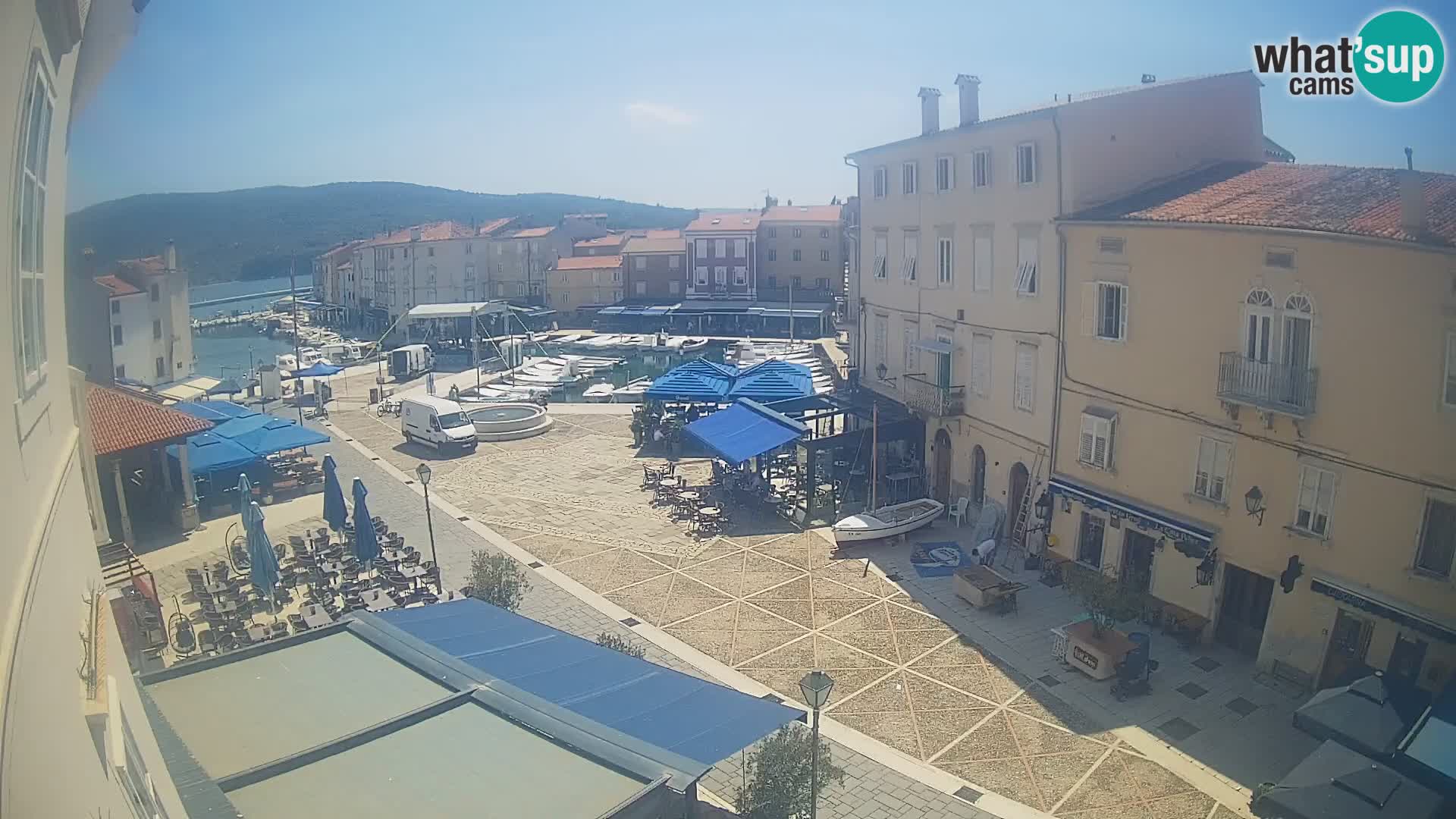 LIVE cam Cres Stadt – Hauptplatz und “mandrač” – Cres Insel – Kroatien