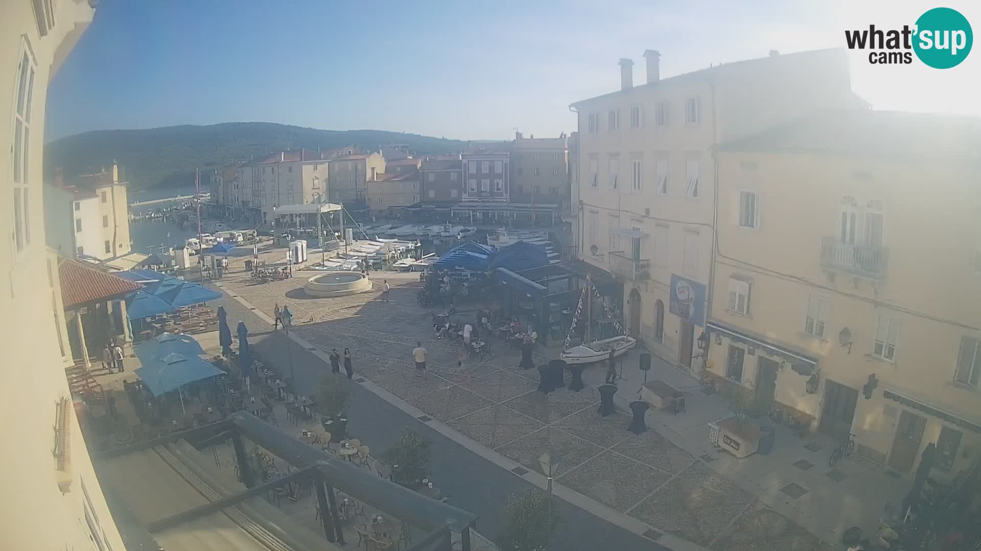 LIVE cam Cres città – piazza principale e “mandrač” – isola di Cherso – Croazia