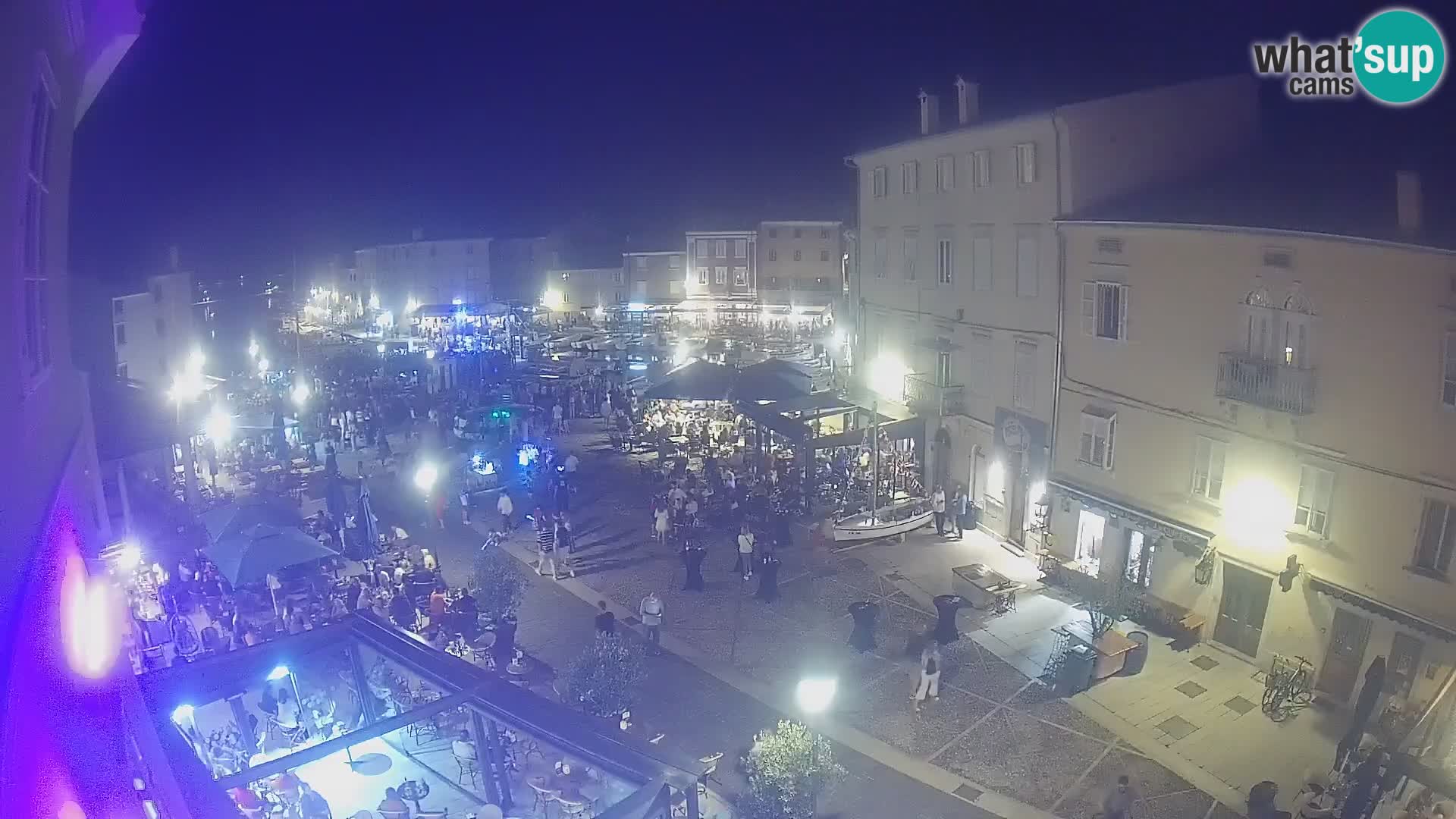 LIVE cam Cres Stadt – Hauptplatz und “mandrač” – Cres Insel – Kroatien